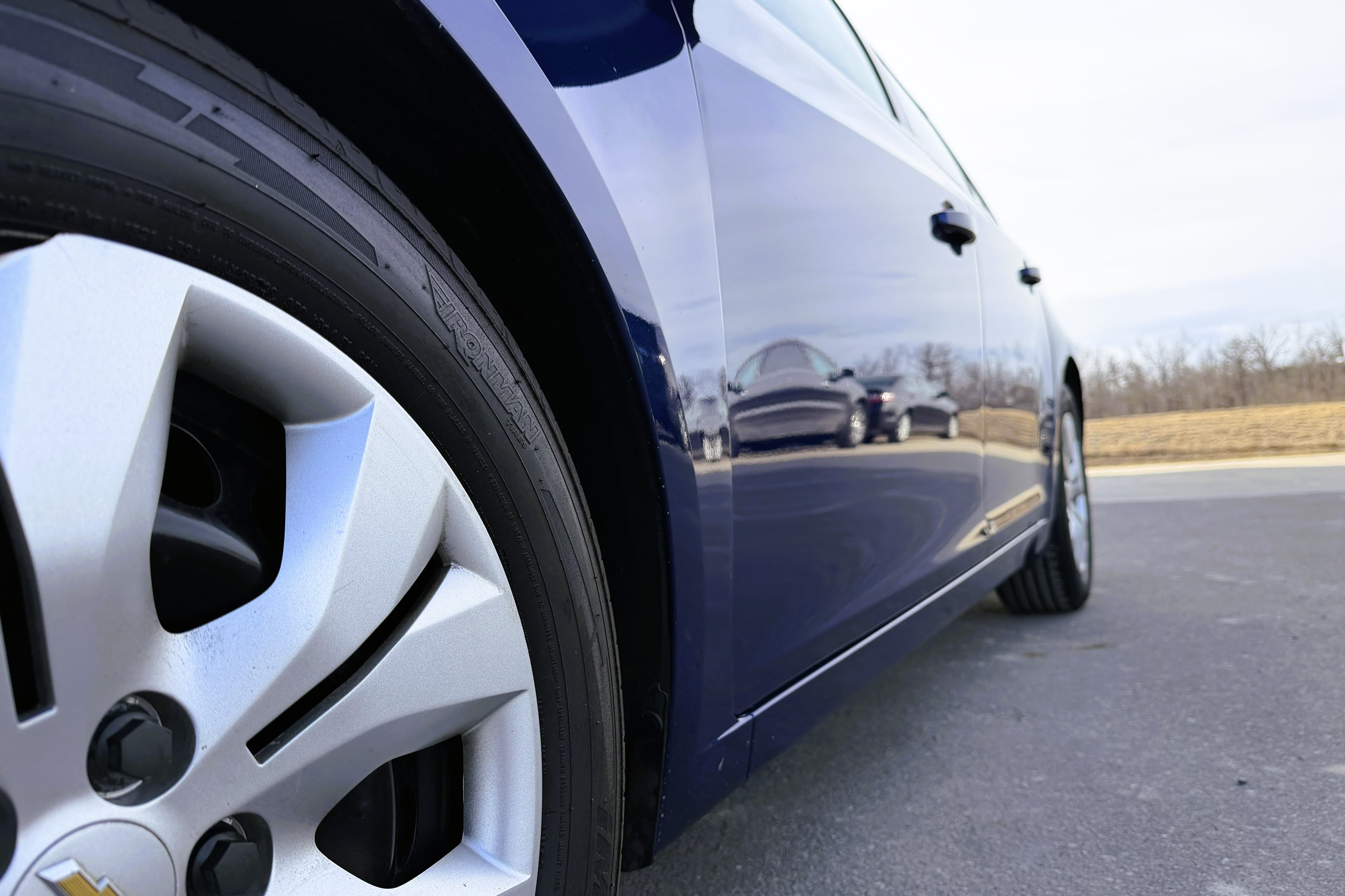 2012 Chevrolet Cruze LS view 7