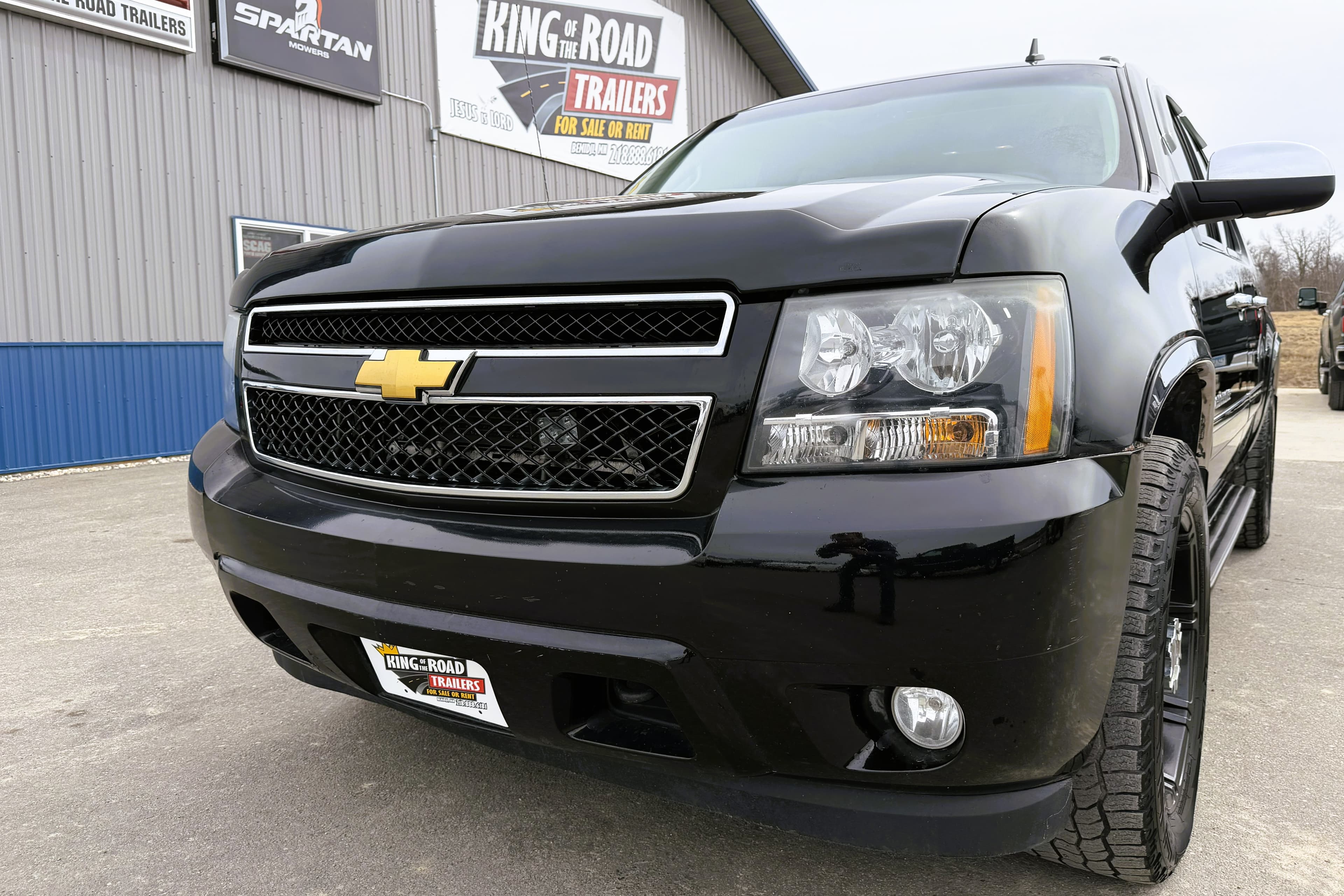 2013 Chevrolet Avalanche view 3