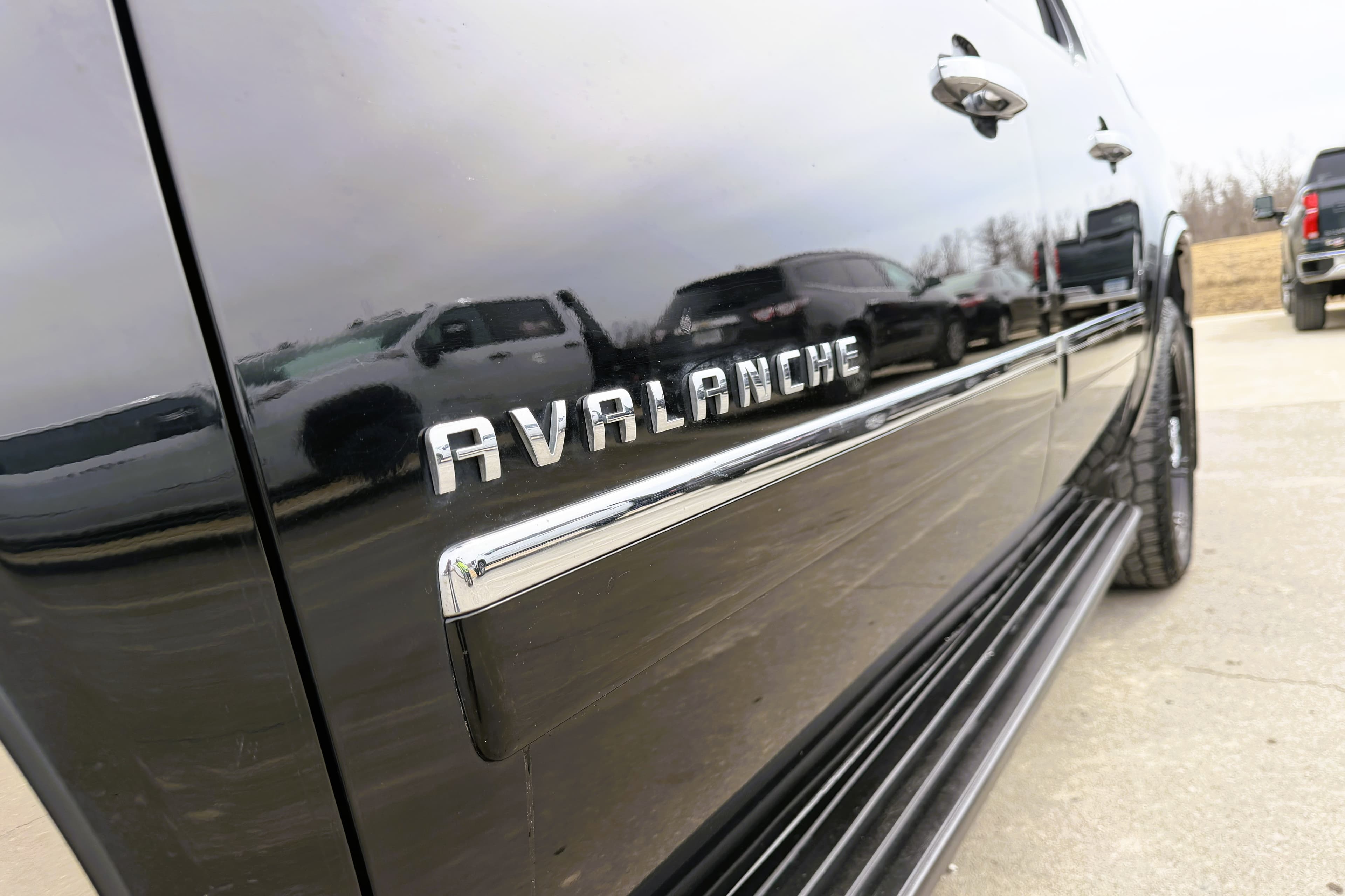 2013 Chevrolet Avalanche view 7