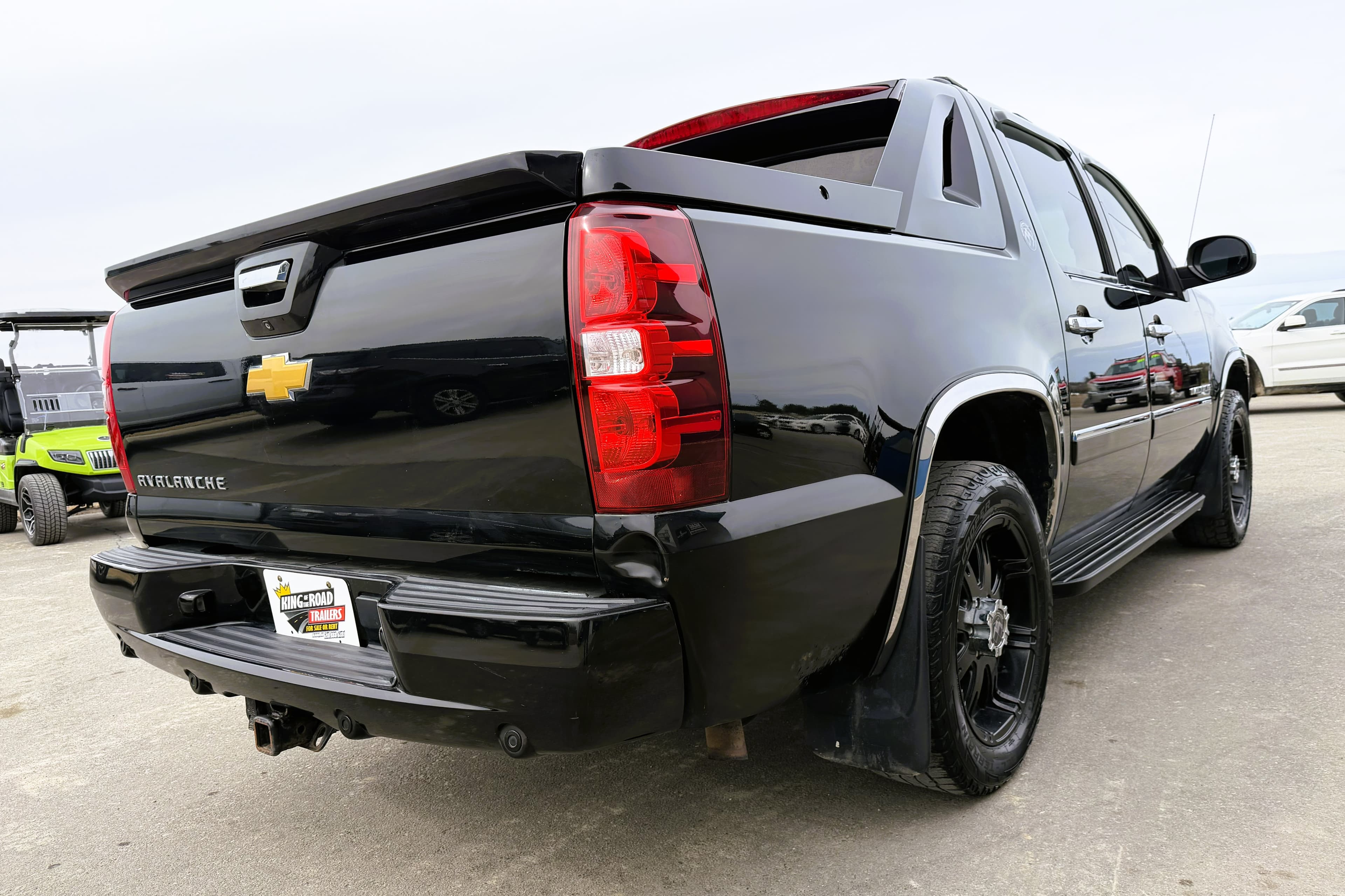2013 Chevrolet Avalanche view 10