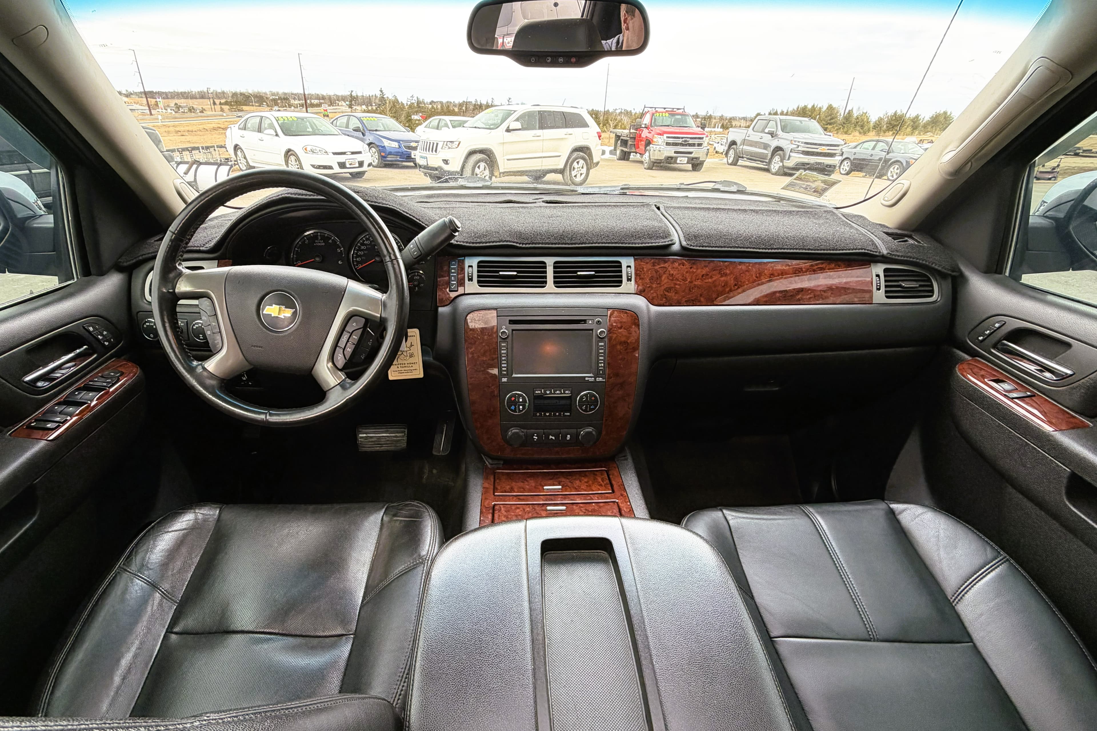 2013 Chevrolet Avalanche view 16