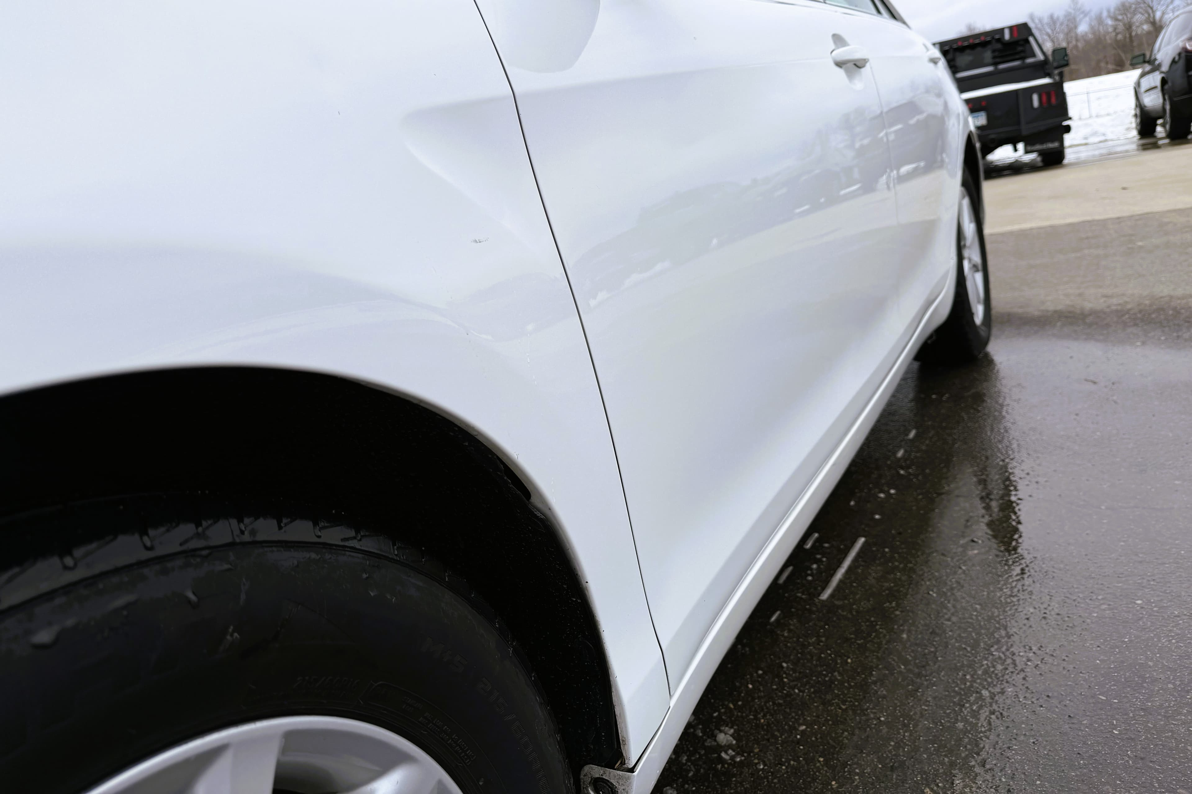 2011 Toyota Camry XLE view 9