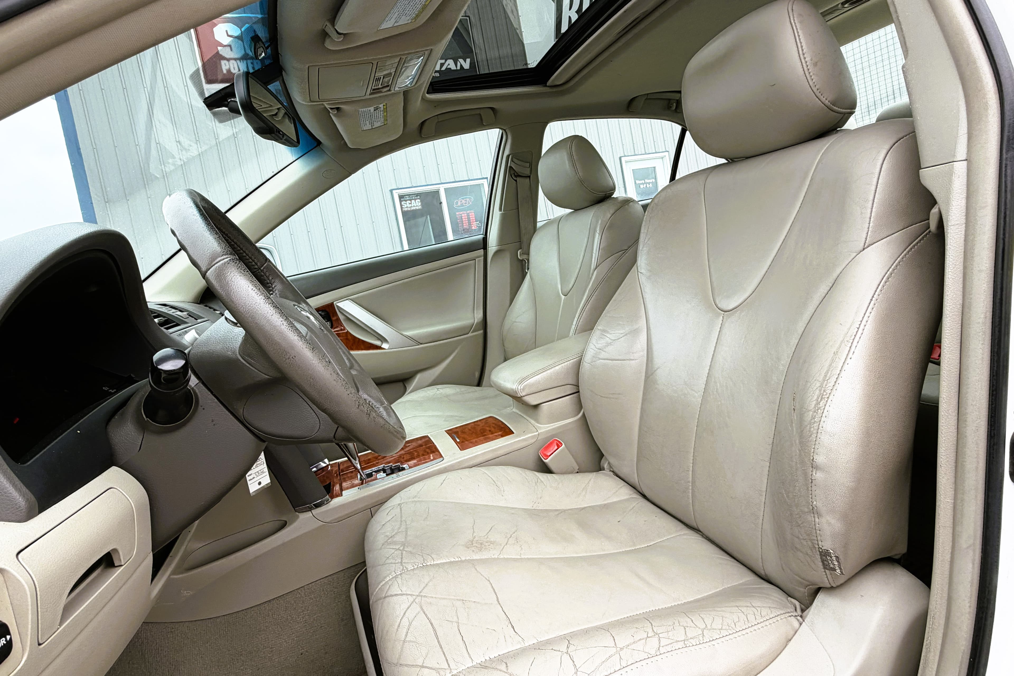 2011 Toyota Camry XLE view 10