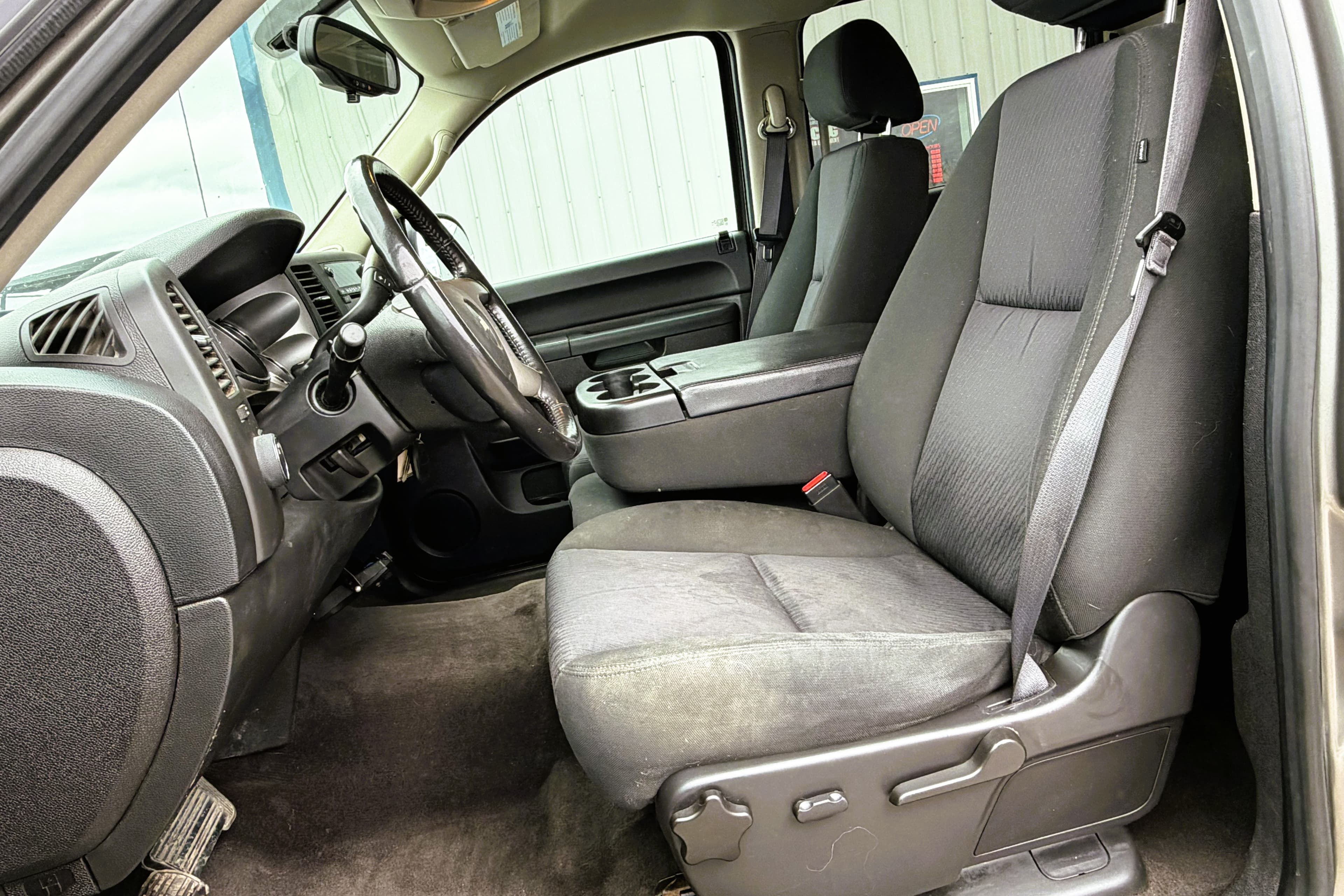 2013 Chevrolet Silverado 1500 view 15