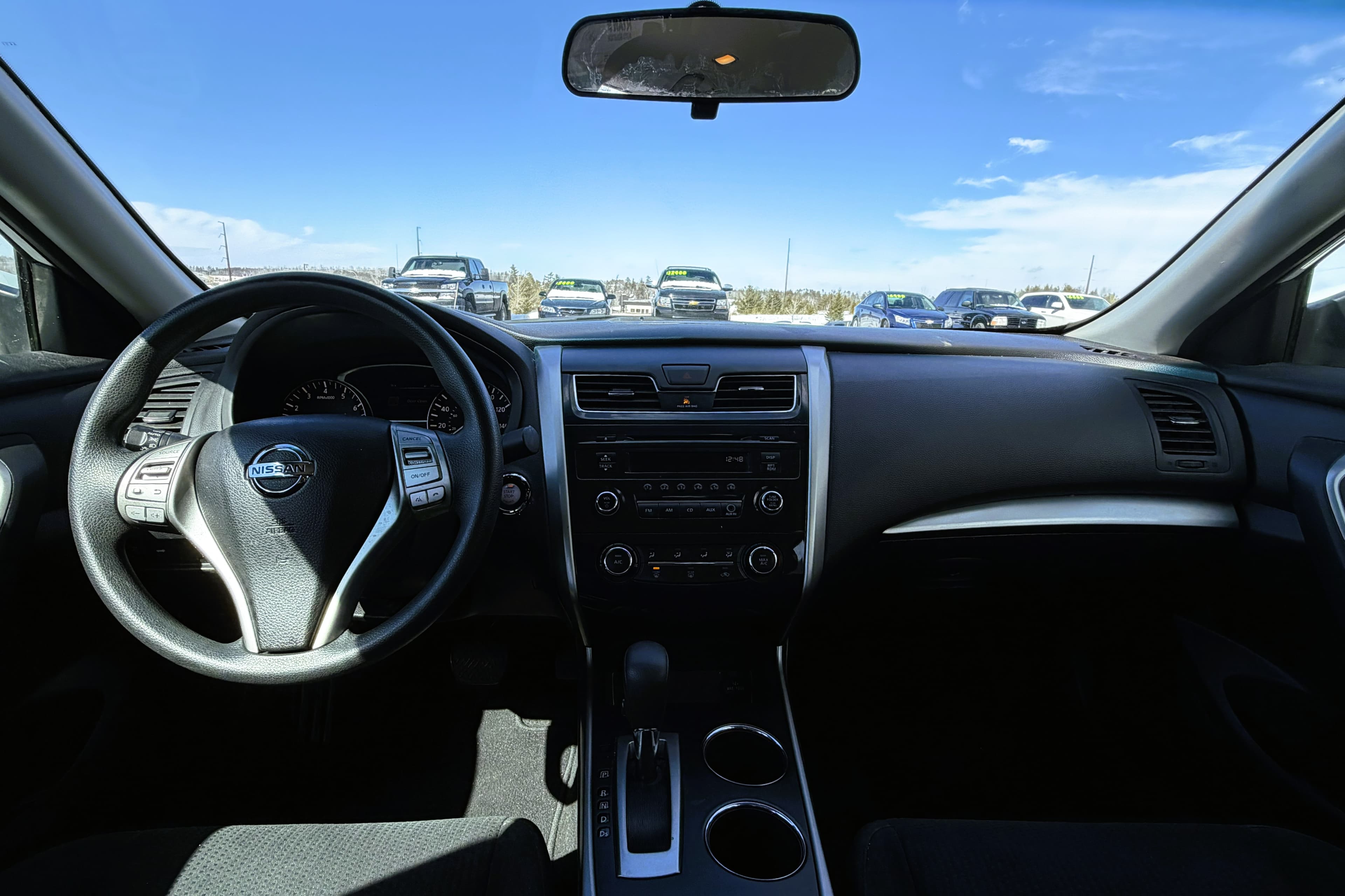 2015 Nissan Altima S view 13
