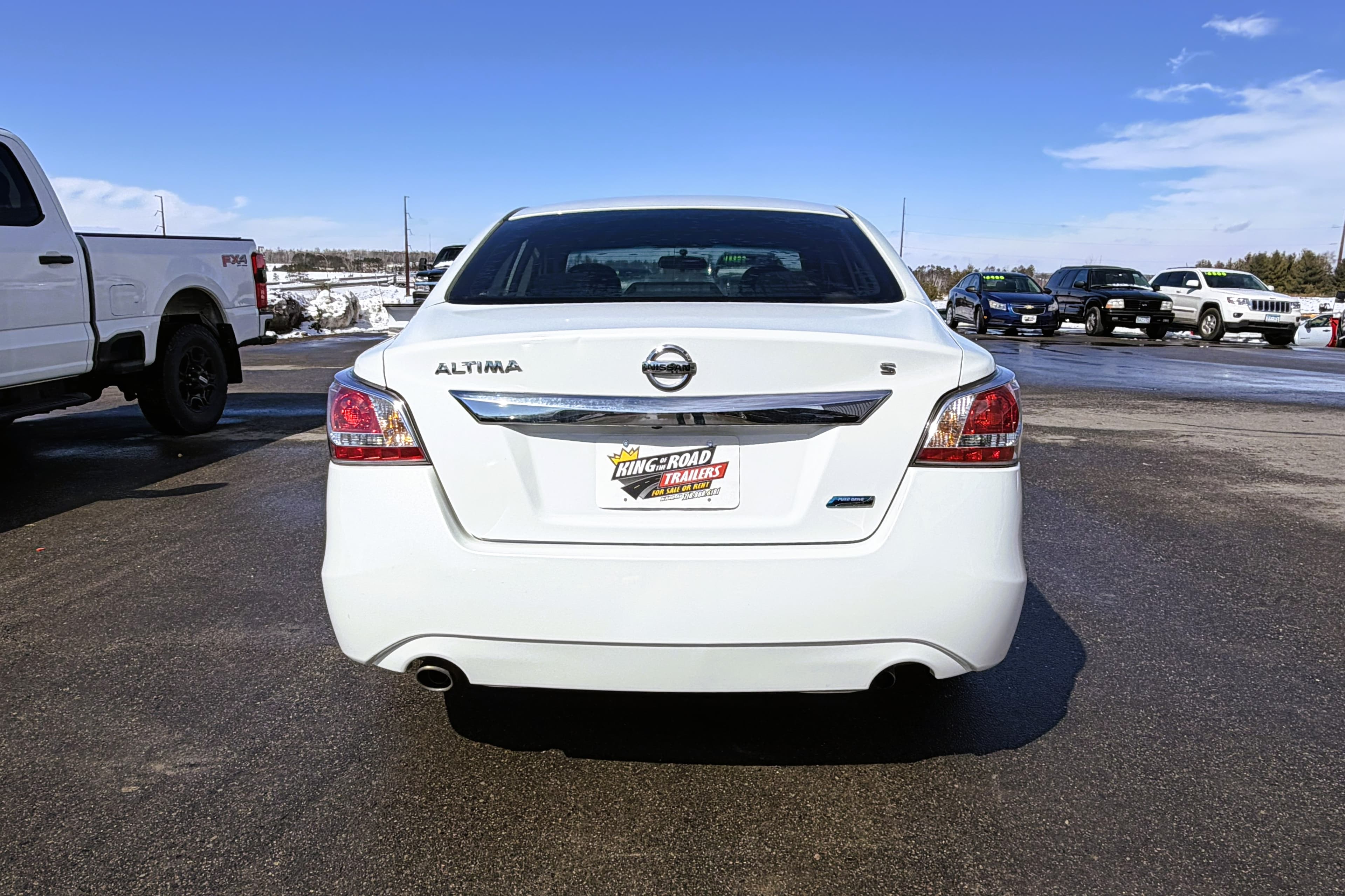 2015 Nissan Altima S view 5