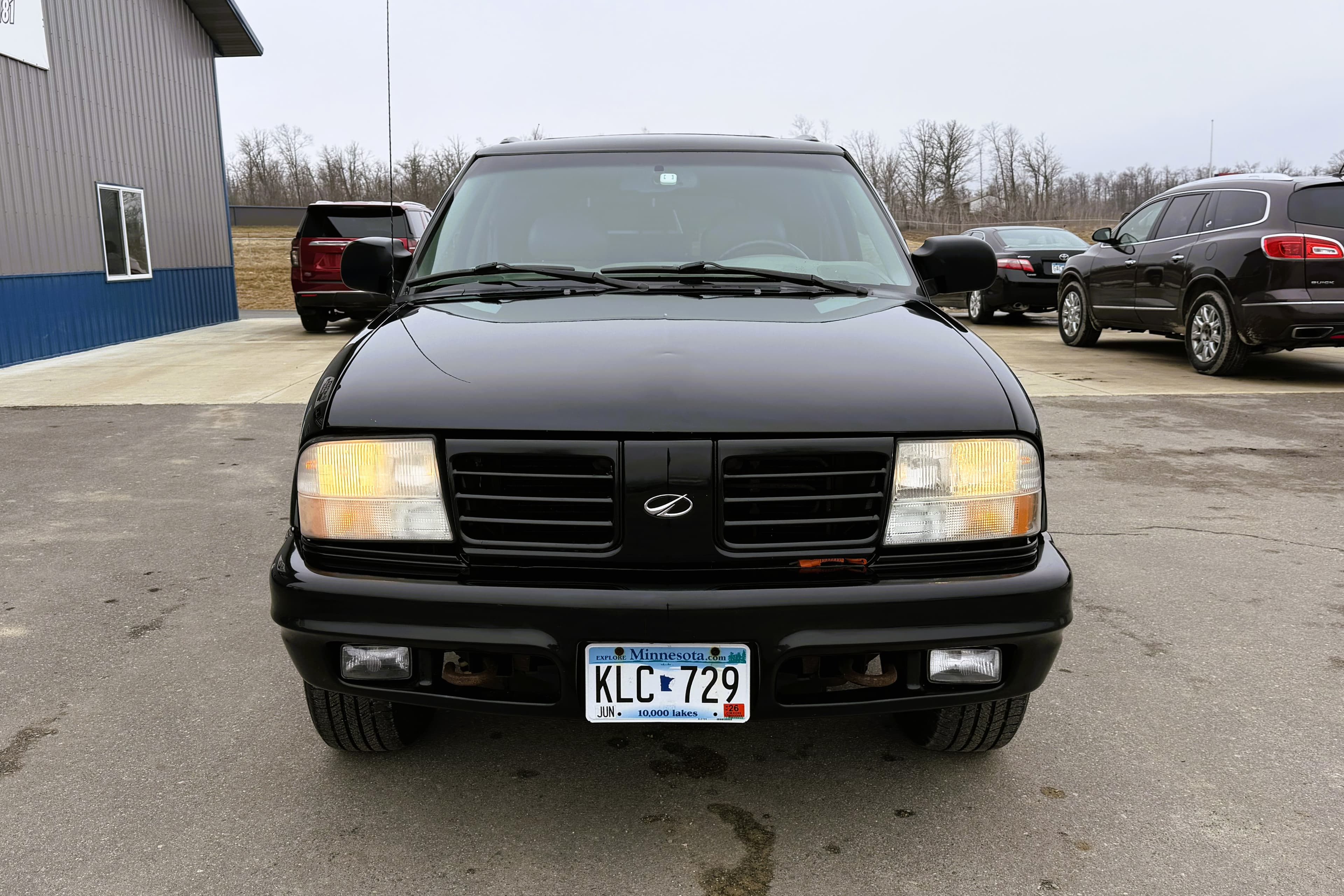 2001 Oldsmobile Bravada view 3