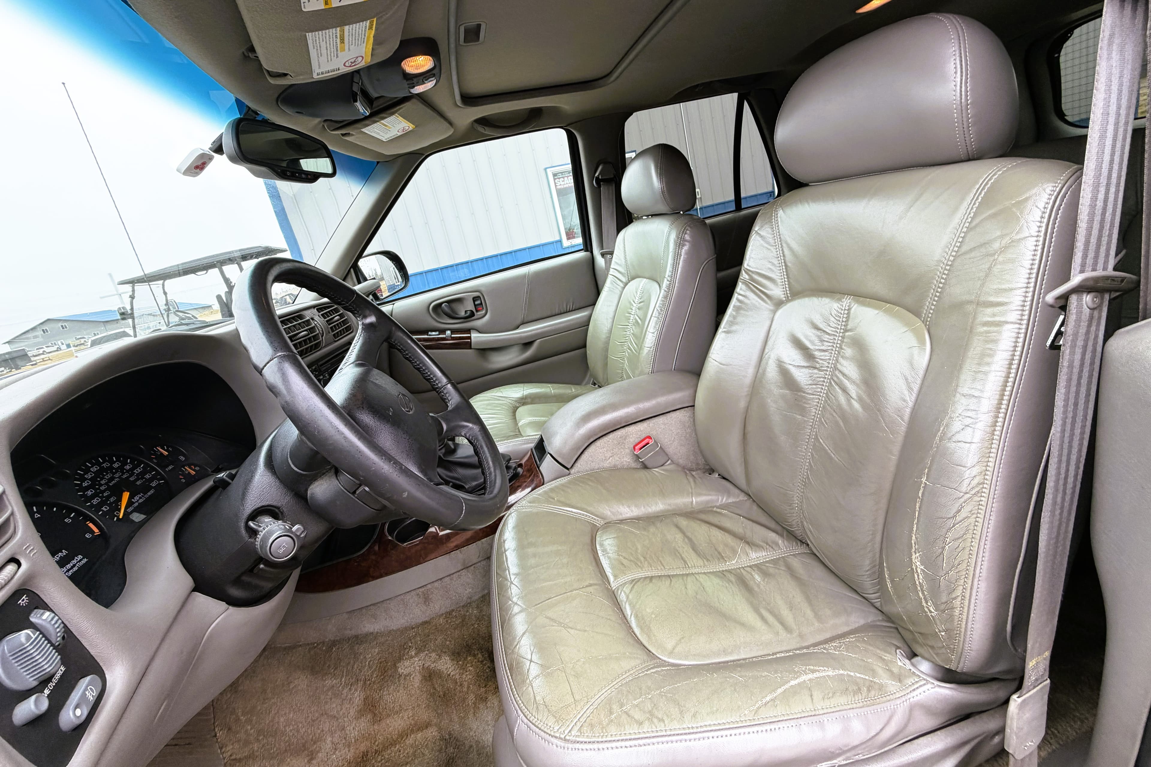 2001 Oldsmobile Bravada view 13