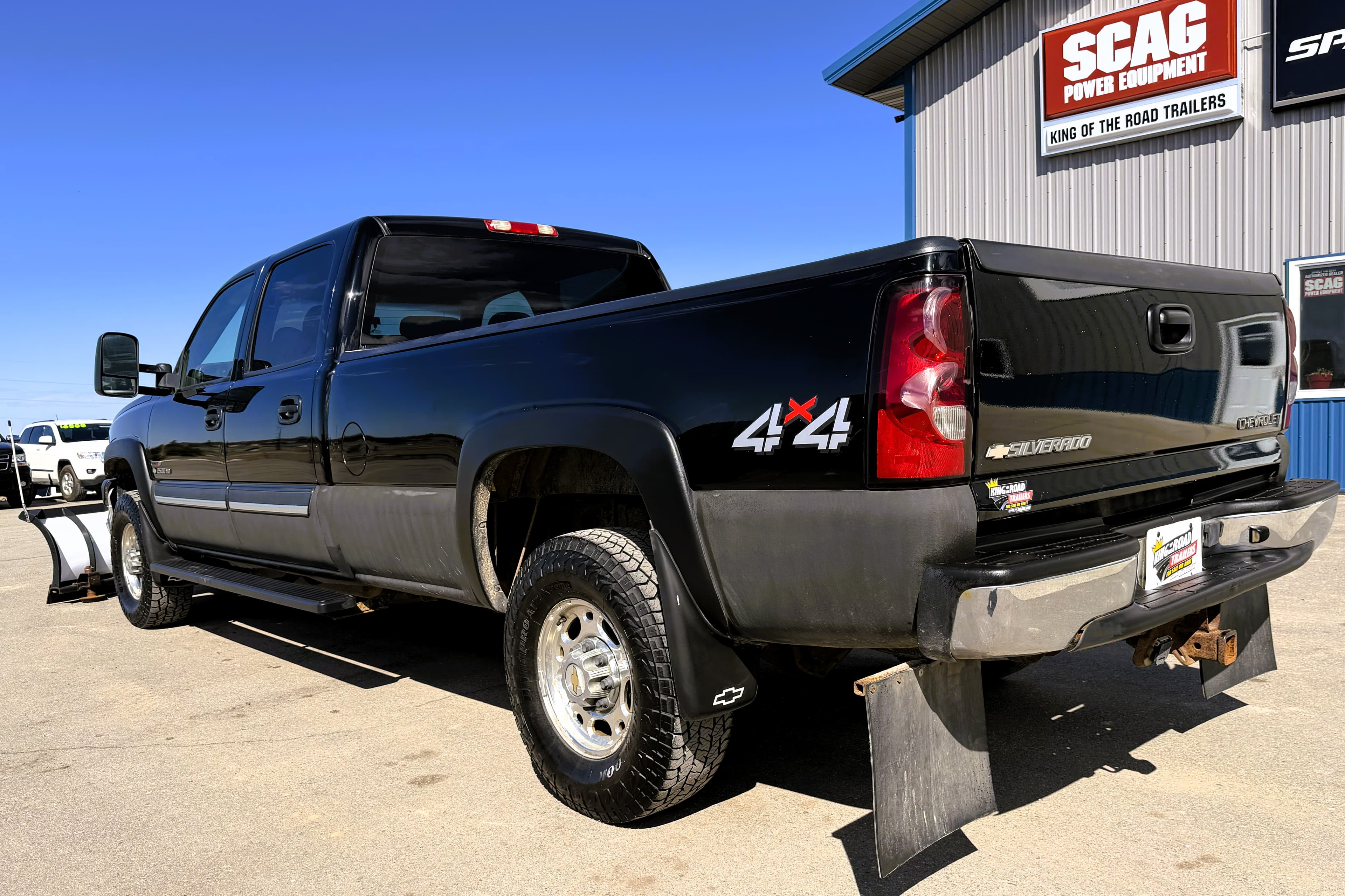 2004 Chevrolet Silverado 2500HD LT view 10
