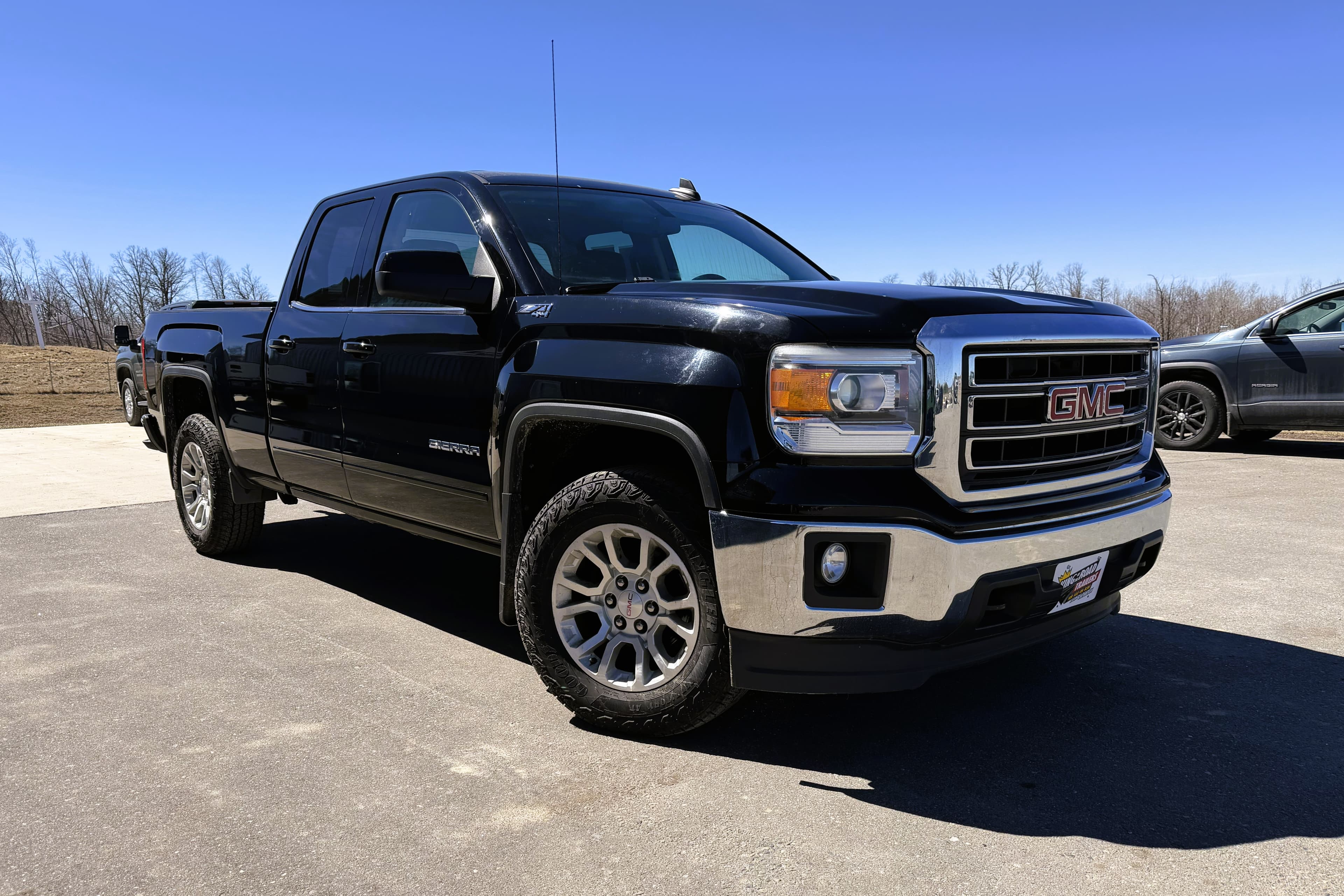 2015 GMC Sierra view 2