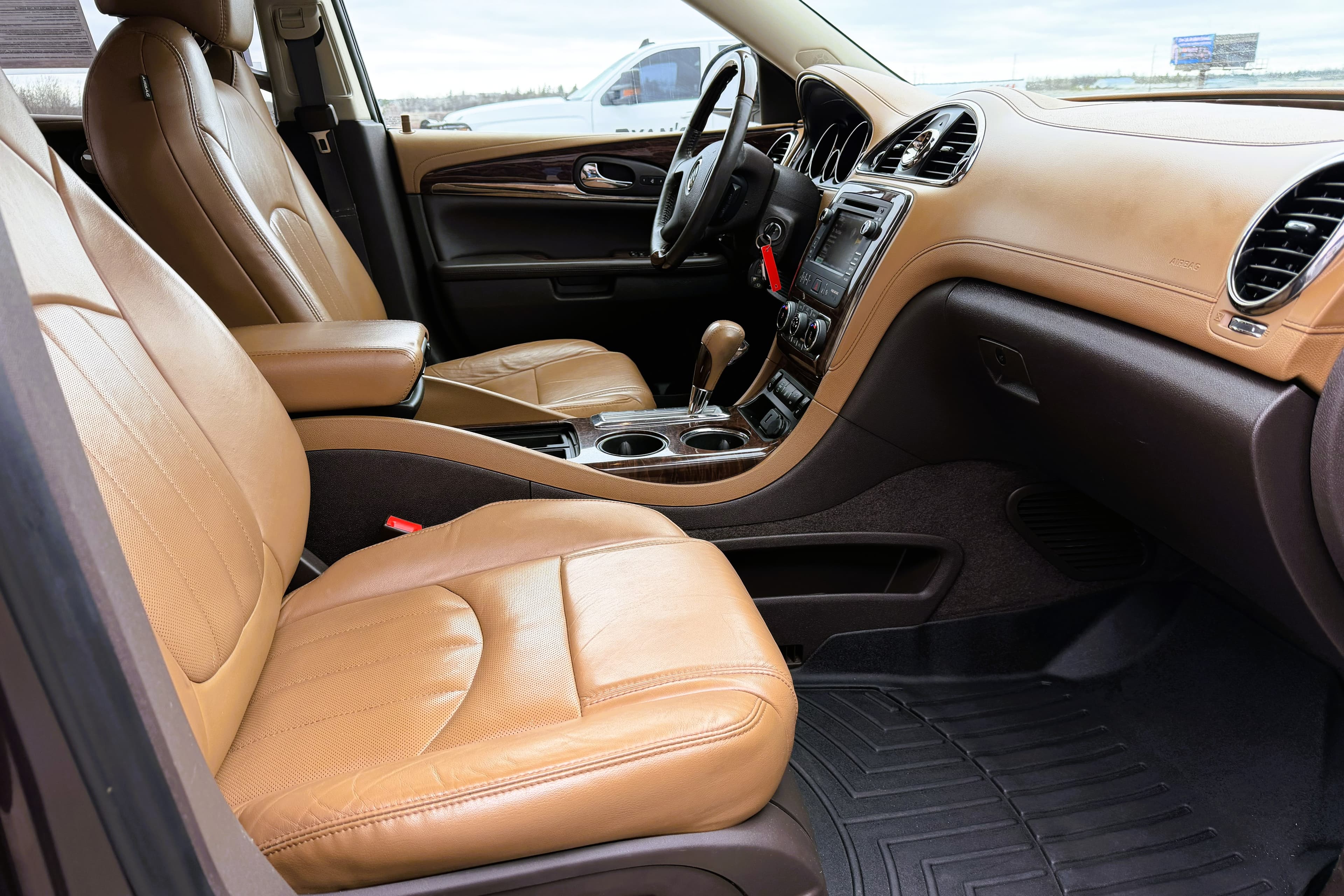 2015 Buick Enclave view 16