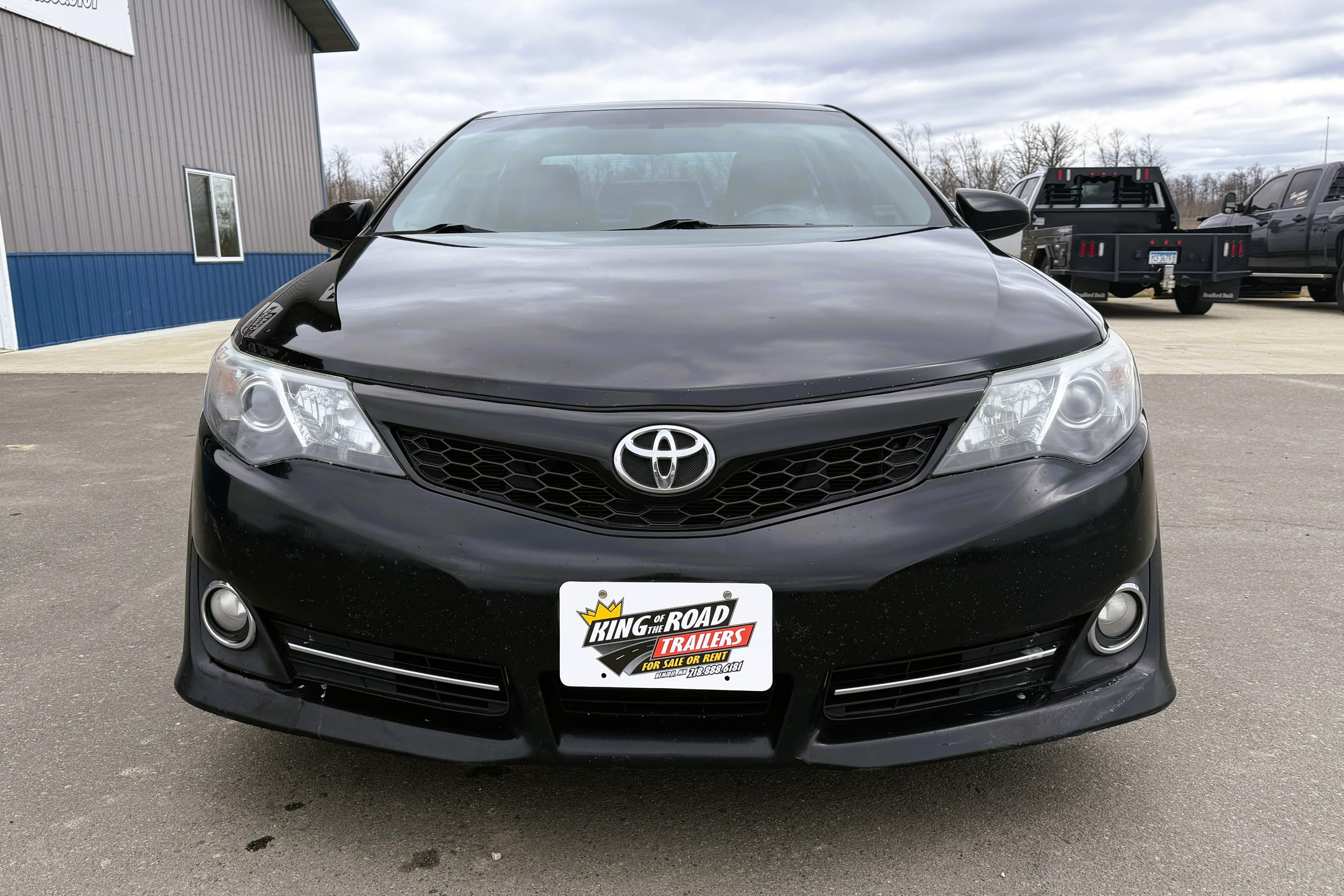 2013 Toyota Camry view 4
