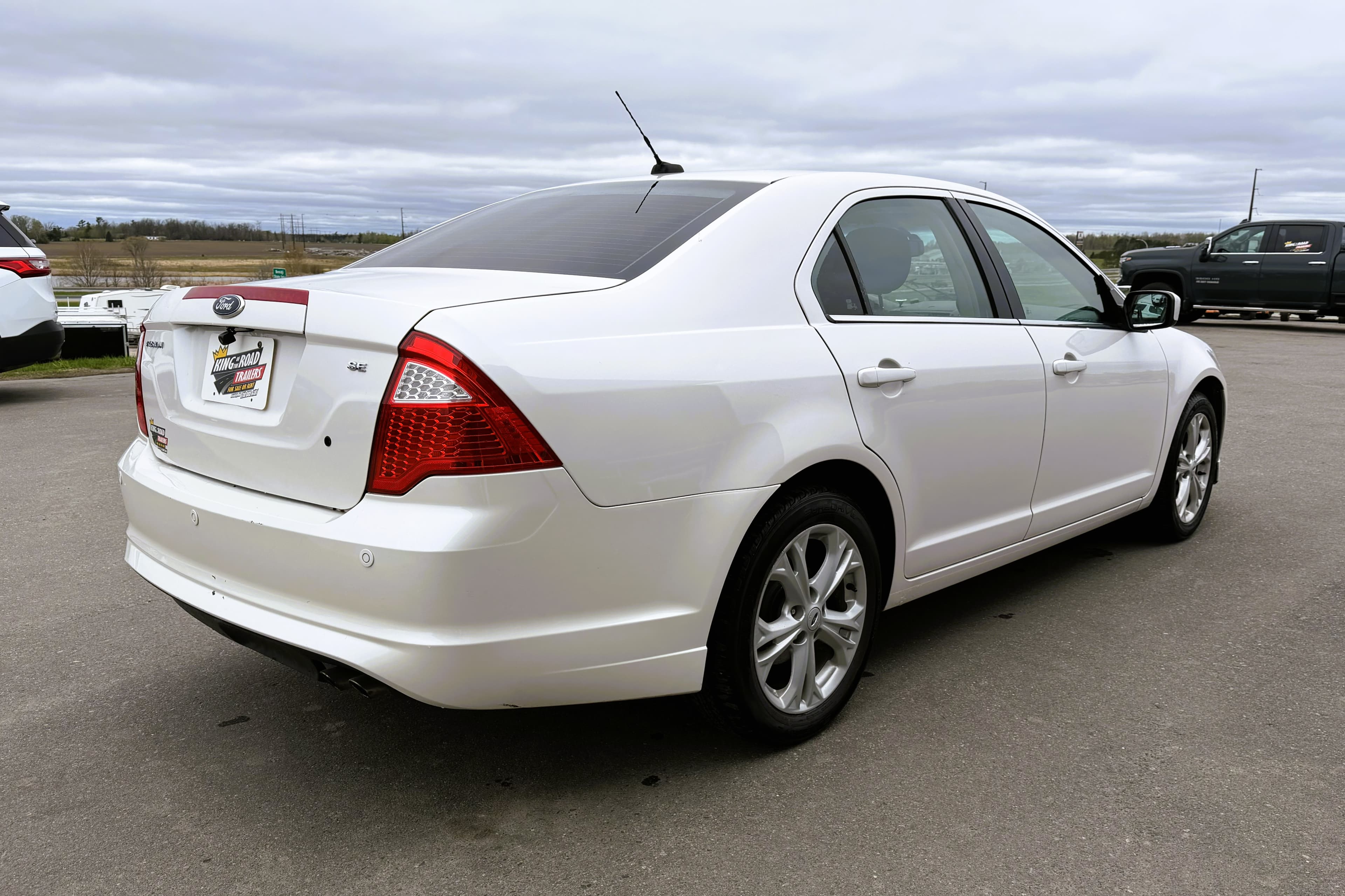 2012 Ford Fusion SE view 8