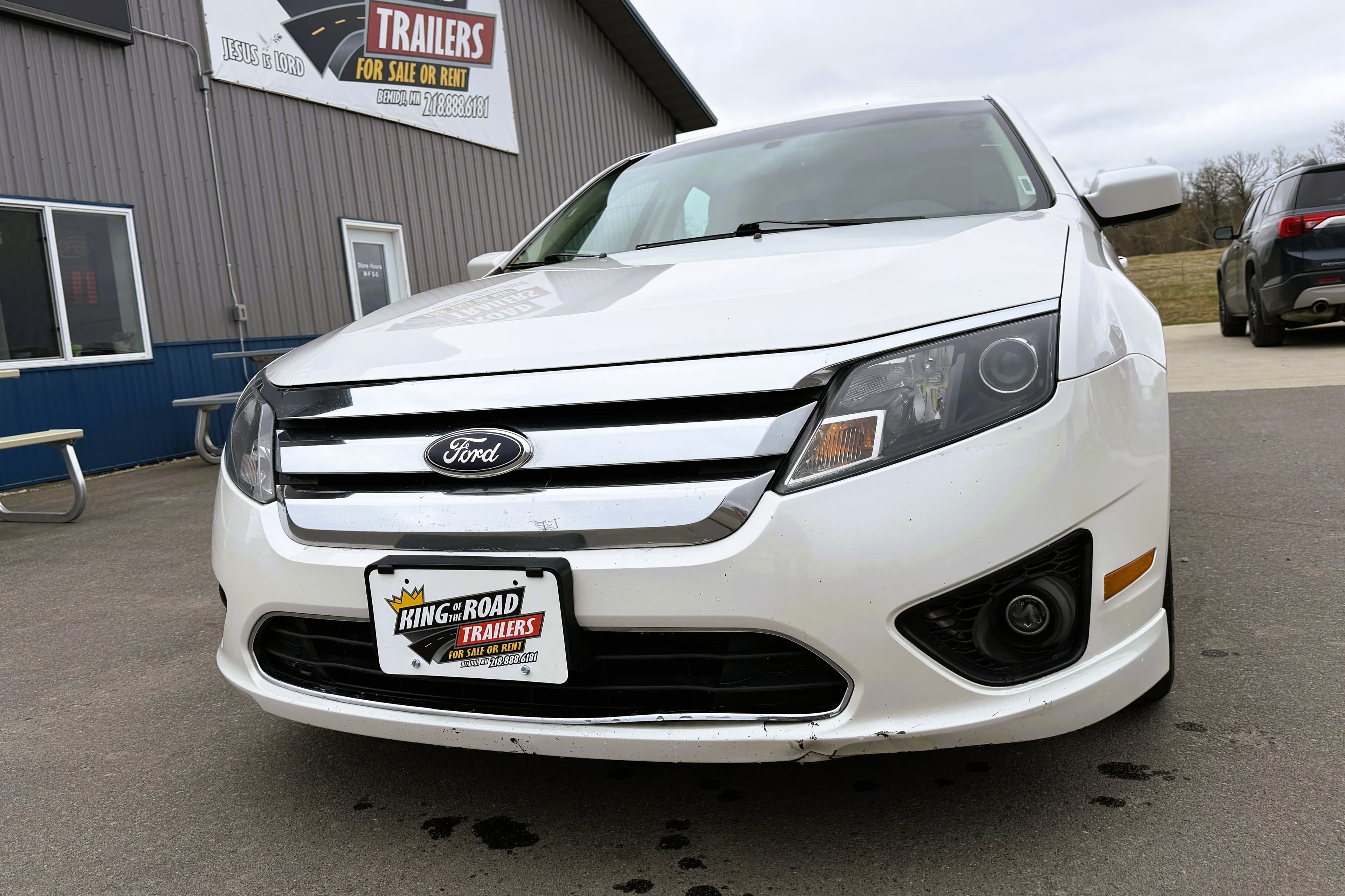 2012 Ford Fusion SE view 3