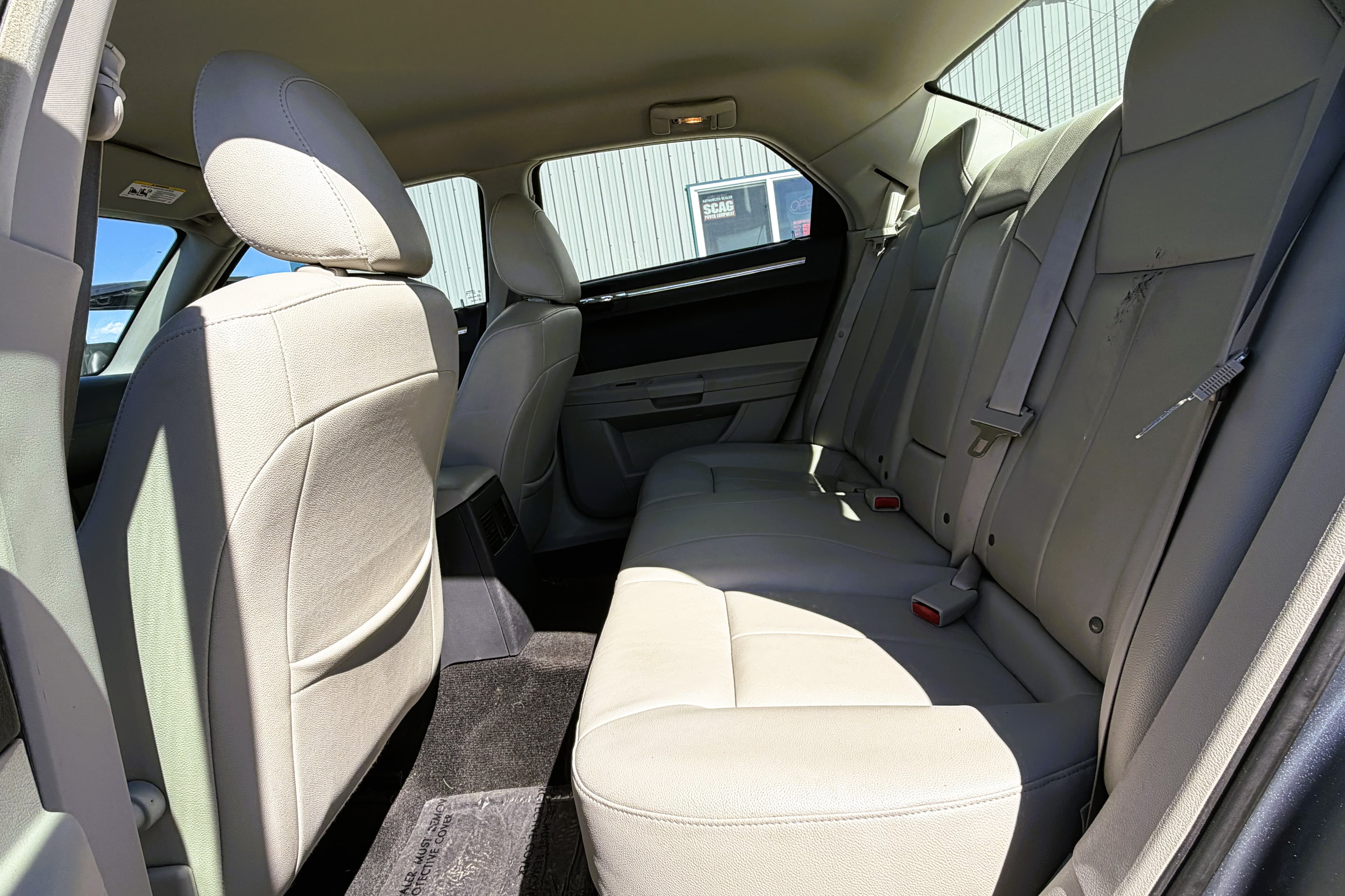 2007 Chrysler 300 Limited view 11