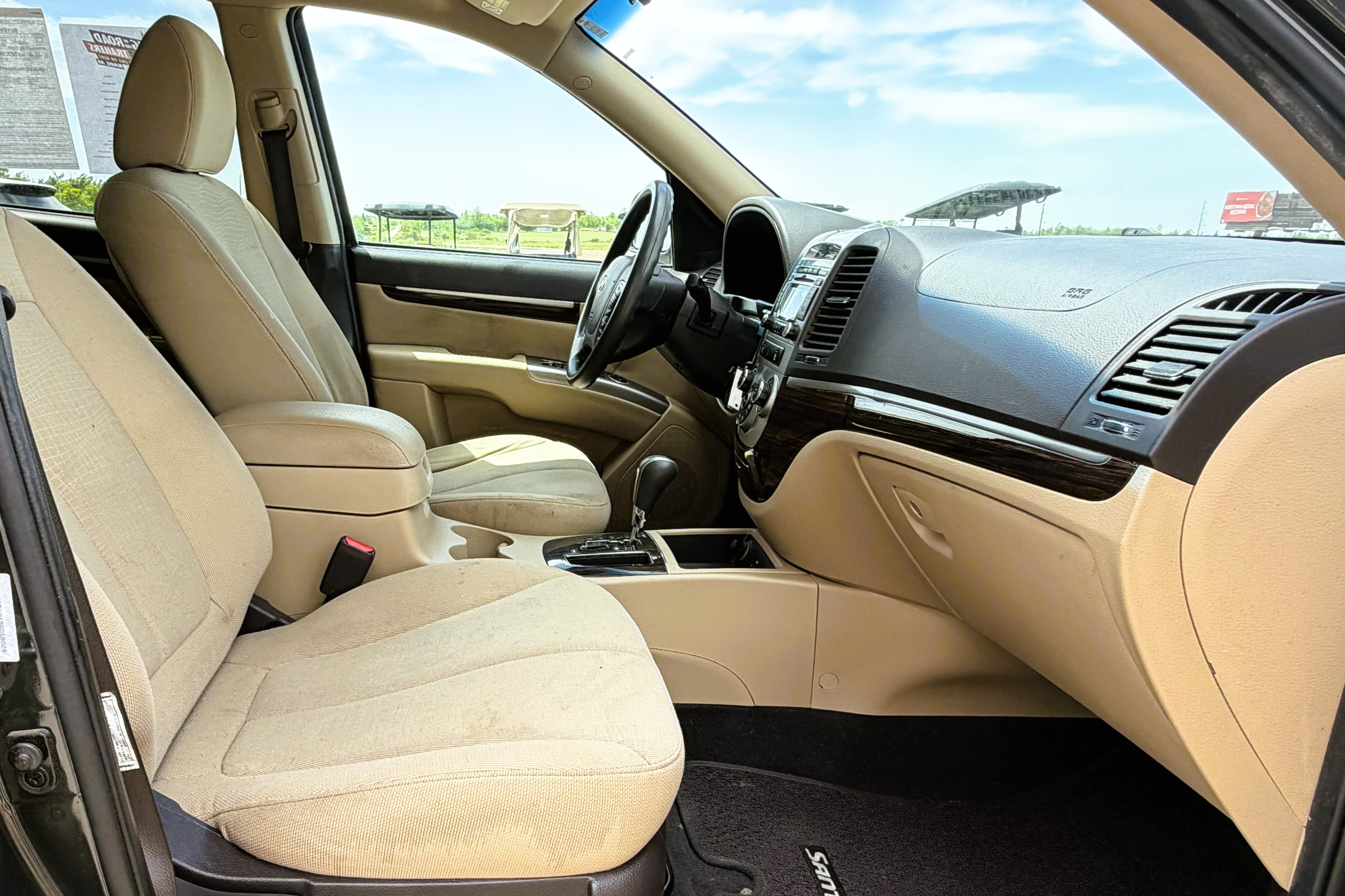 2011 Hyundai Santa Fe view 11