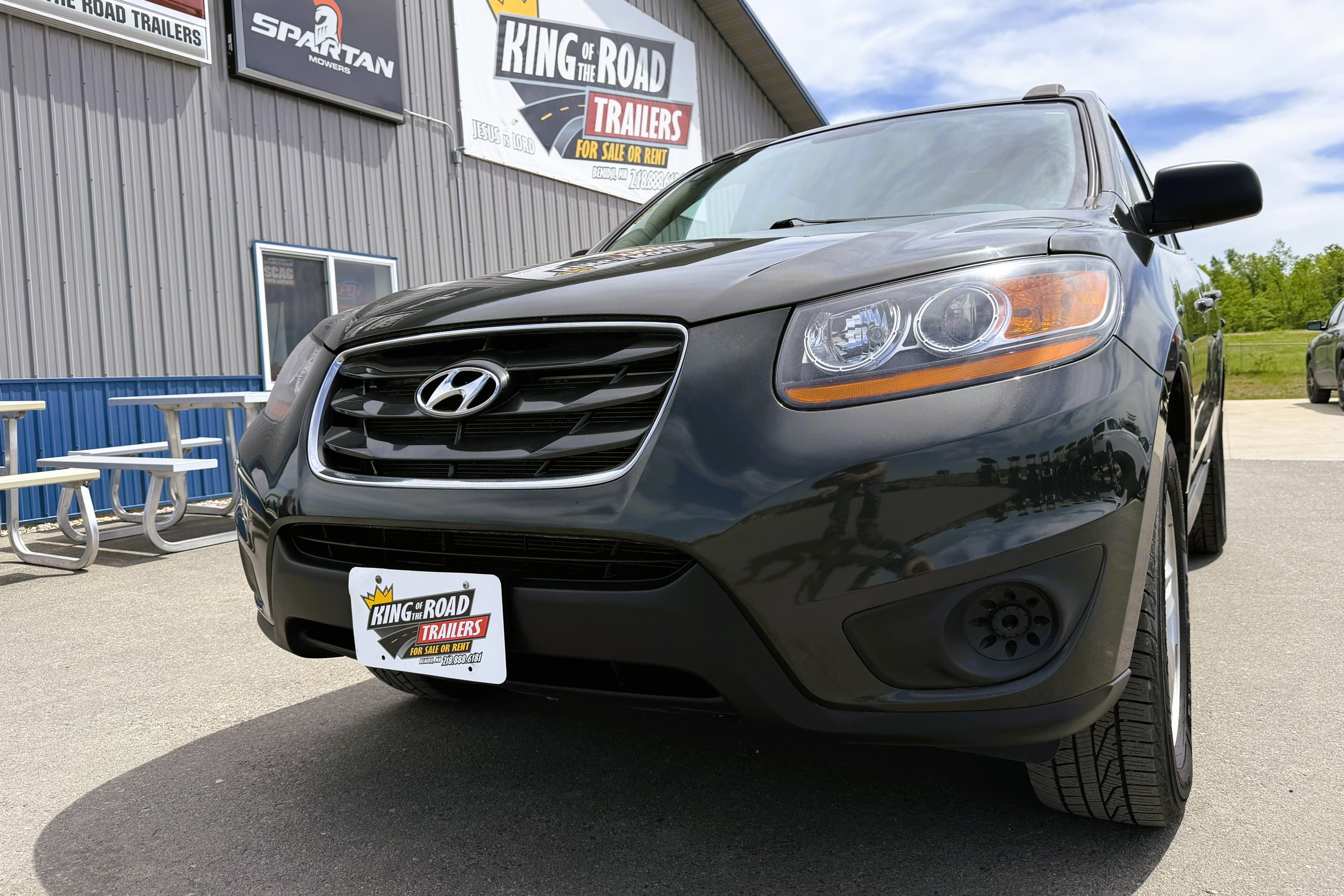 2011 Hyundai Santa Fe view 3