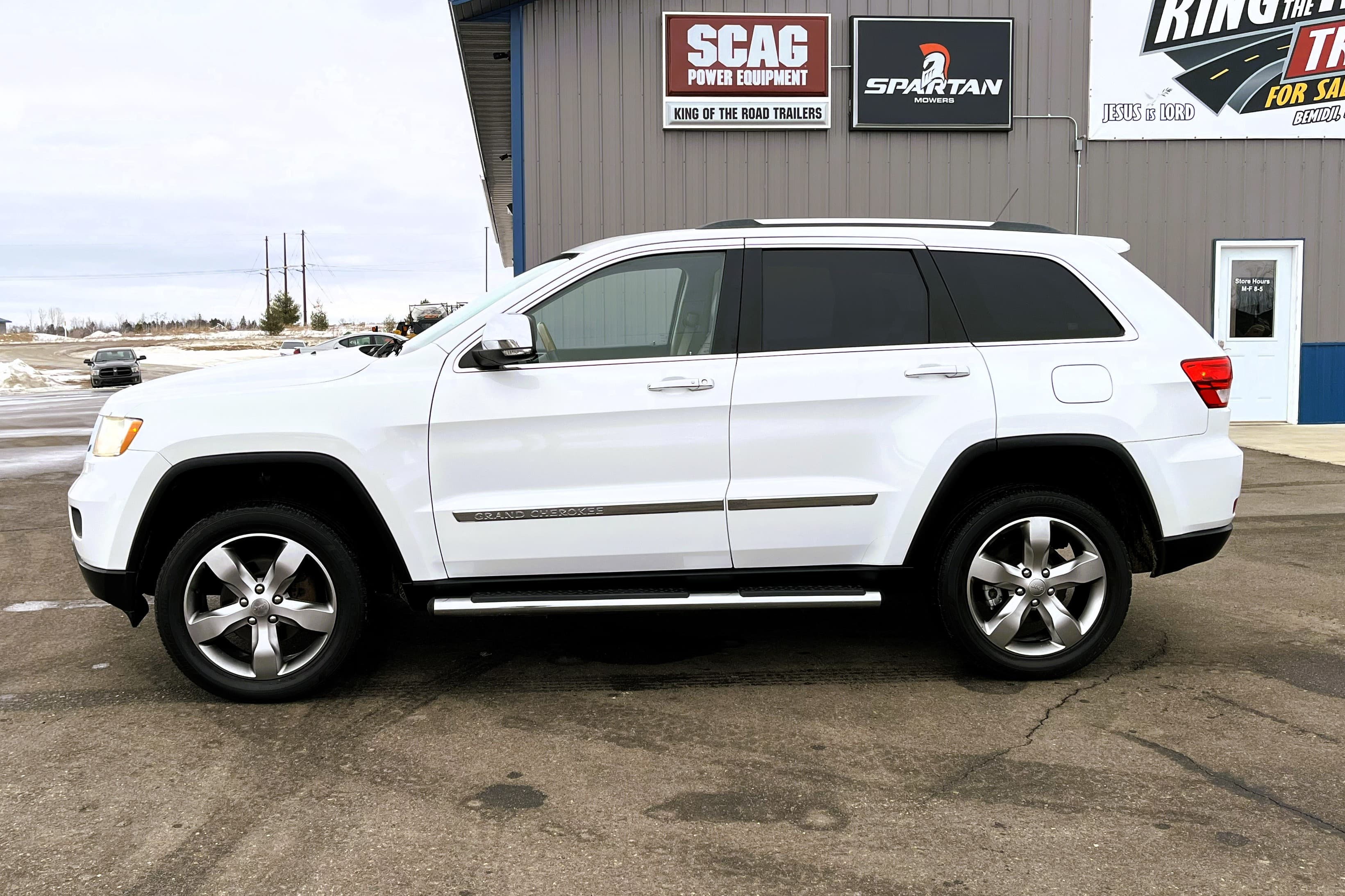 2013 Jeep Grand Cherokee view 5