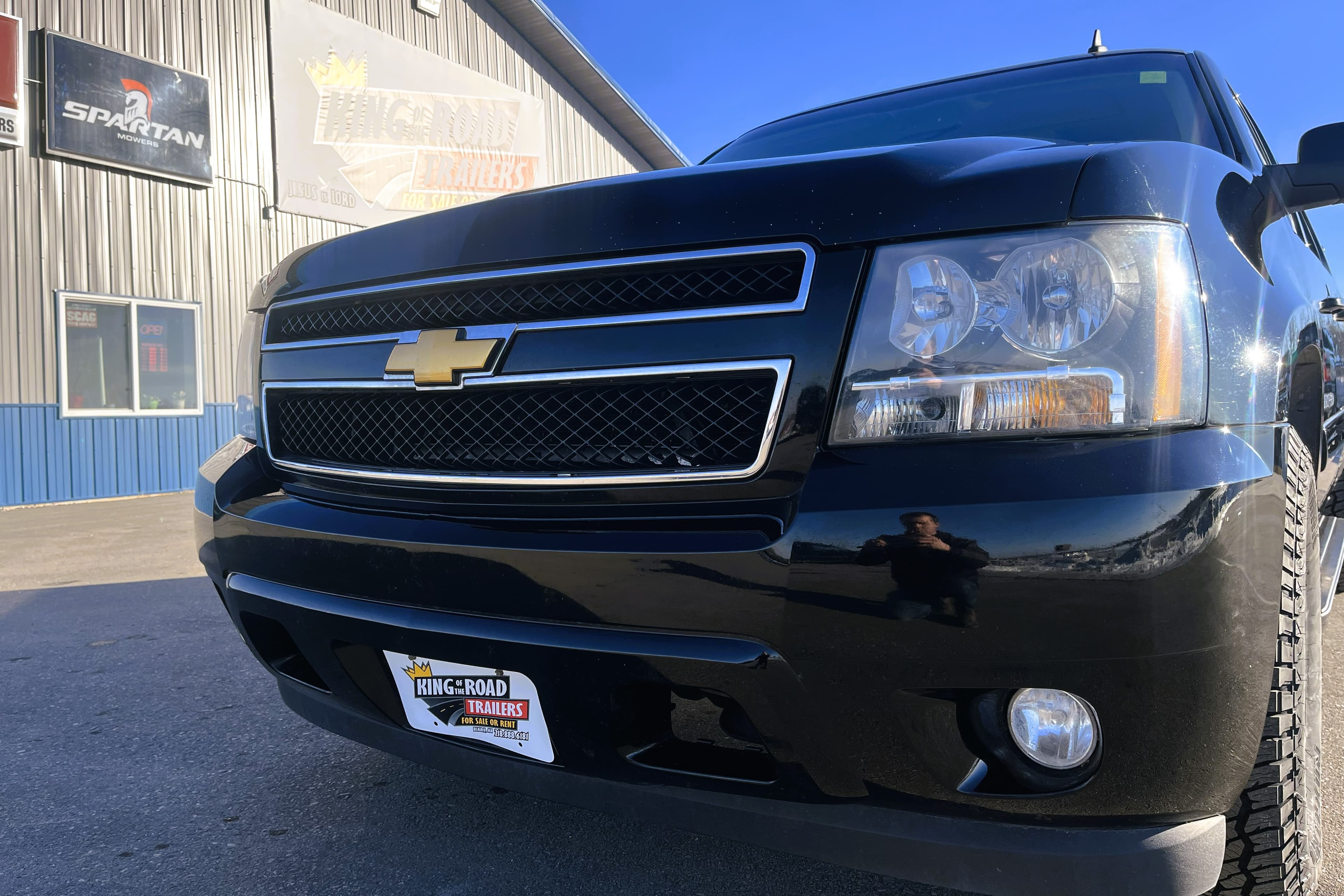 2014 Chevy Suburban view 11