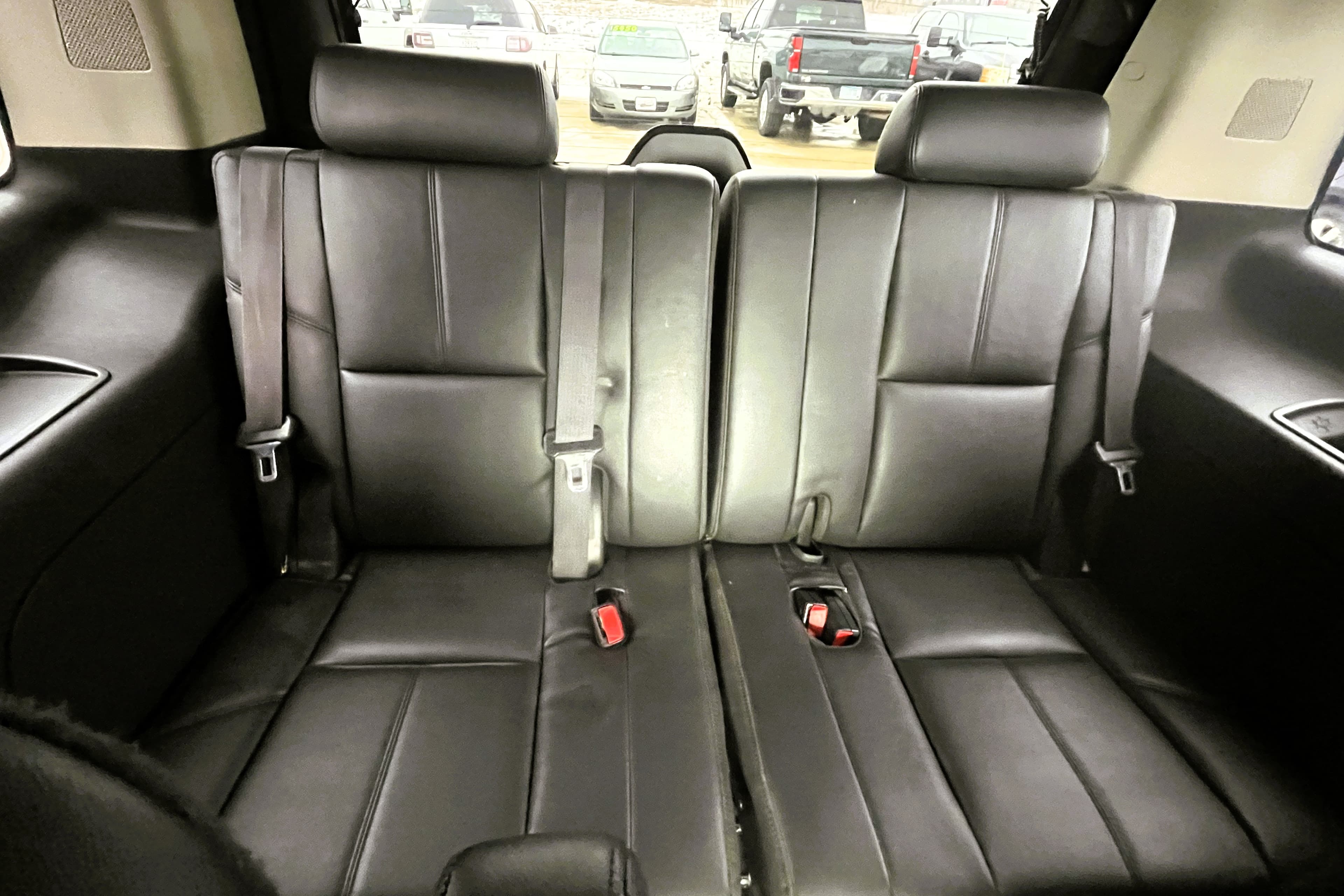 2009 Chevy Tahoe view 21