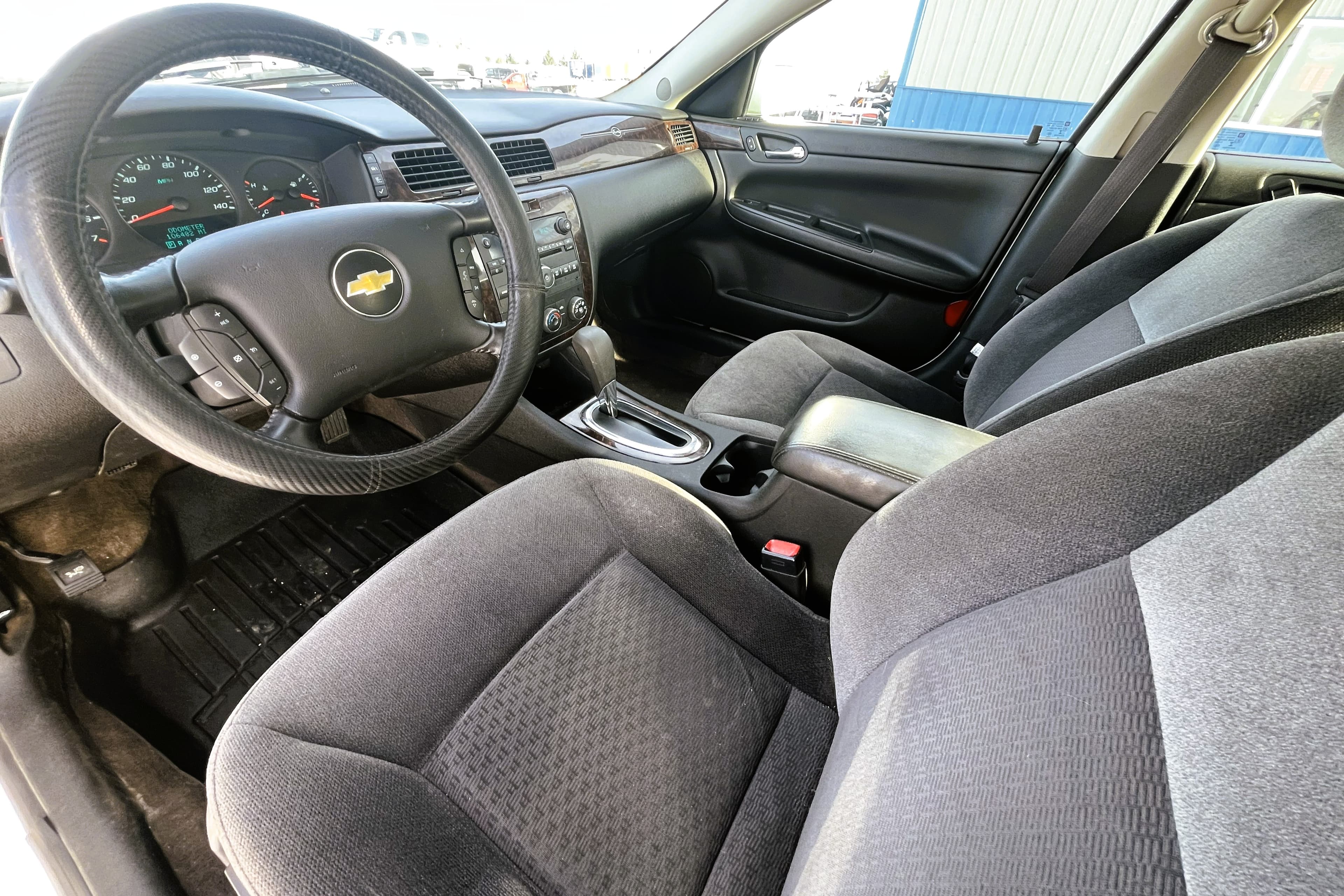 2014 Chevy Impala Limited view 13