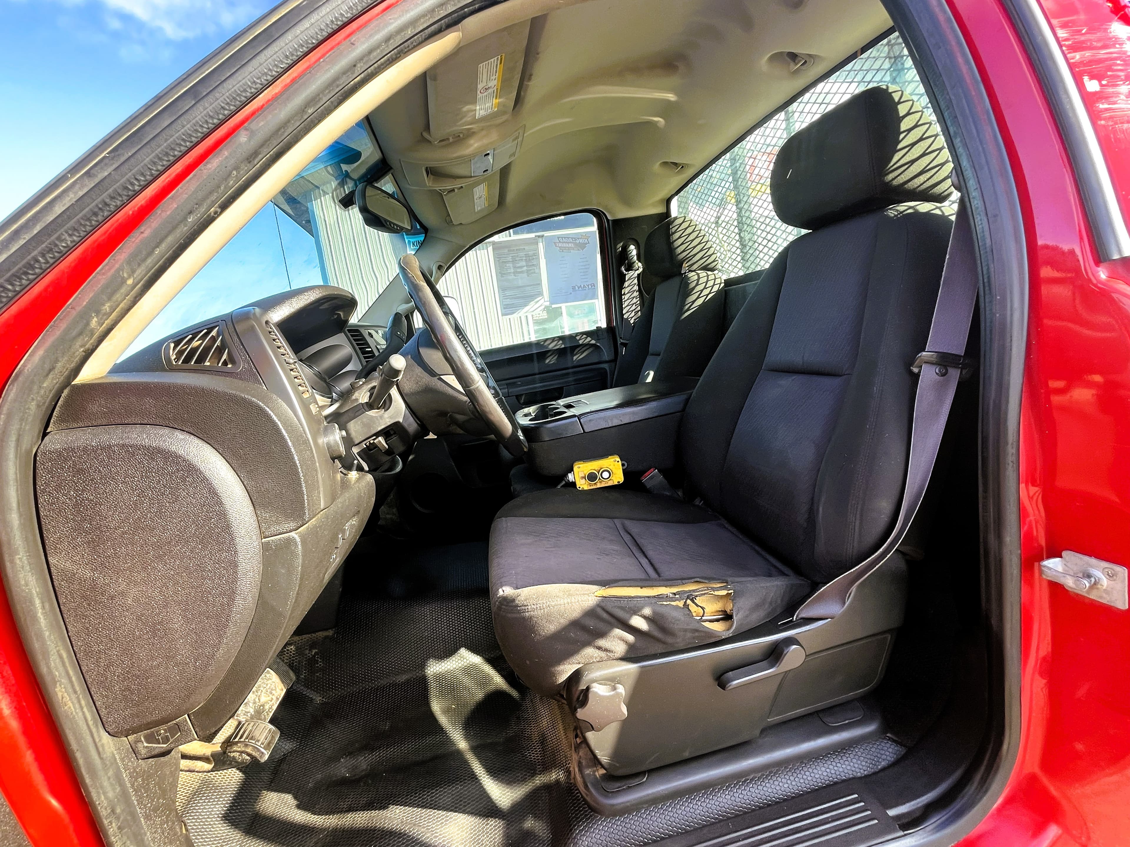 2011 Chevy Silverado 3500 view 9