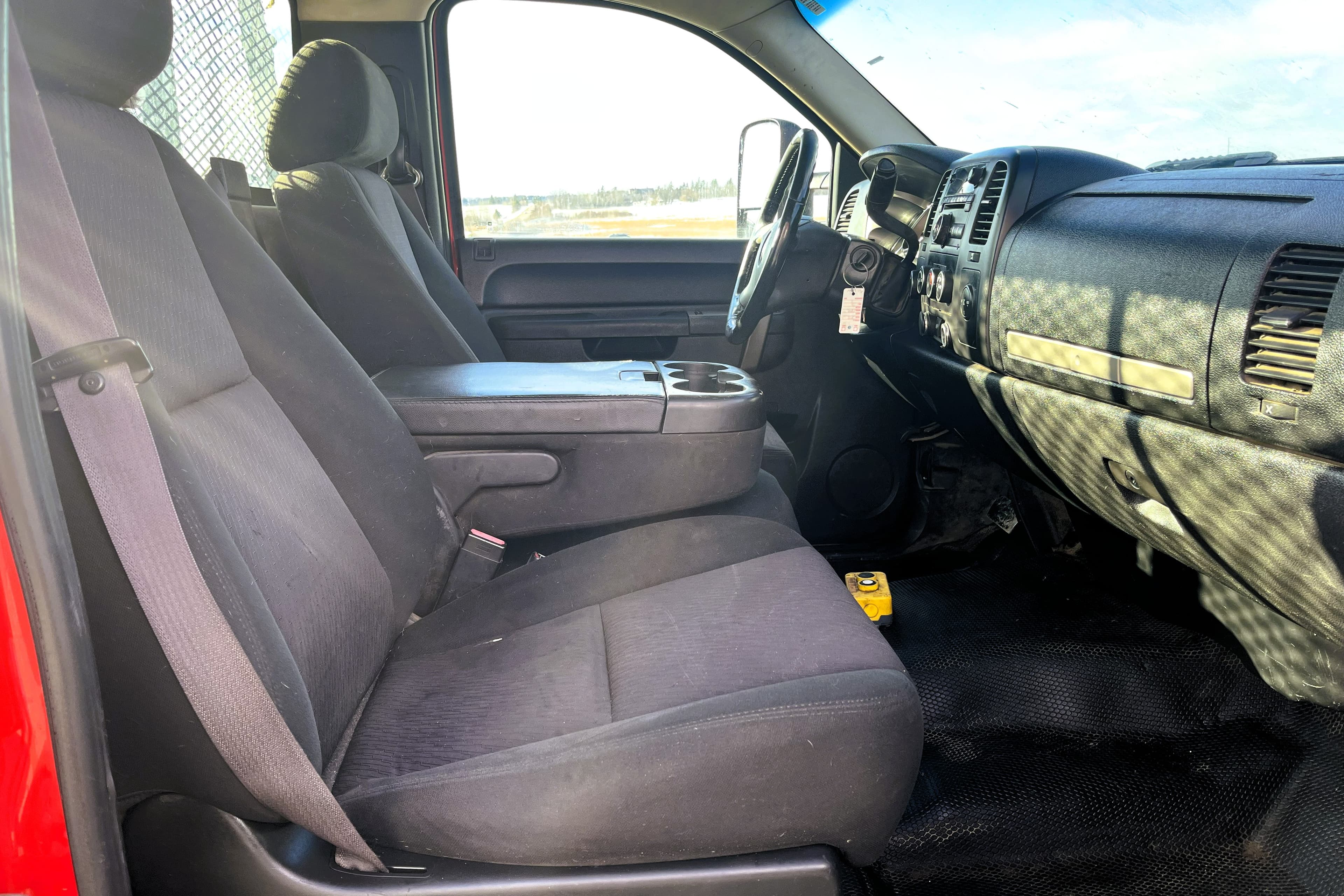 2011 Chevy Silverado 3500 view 14