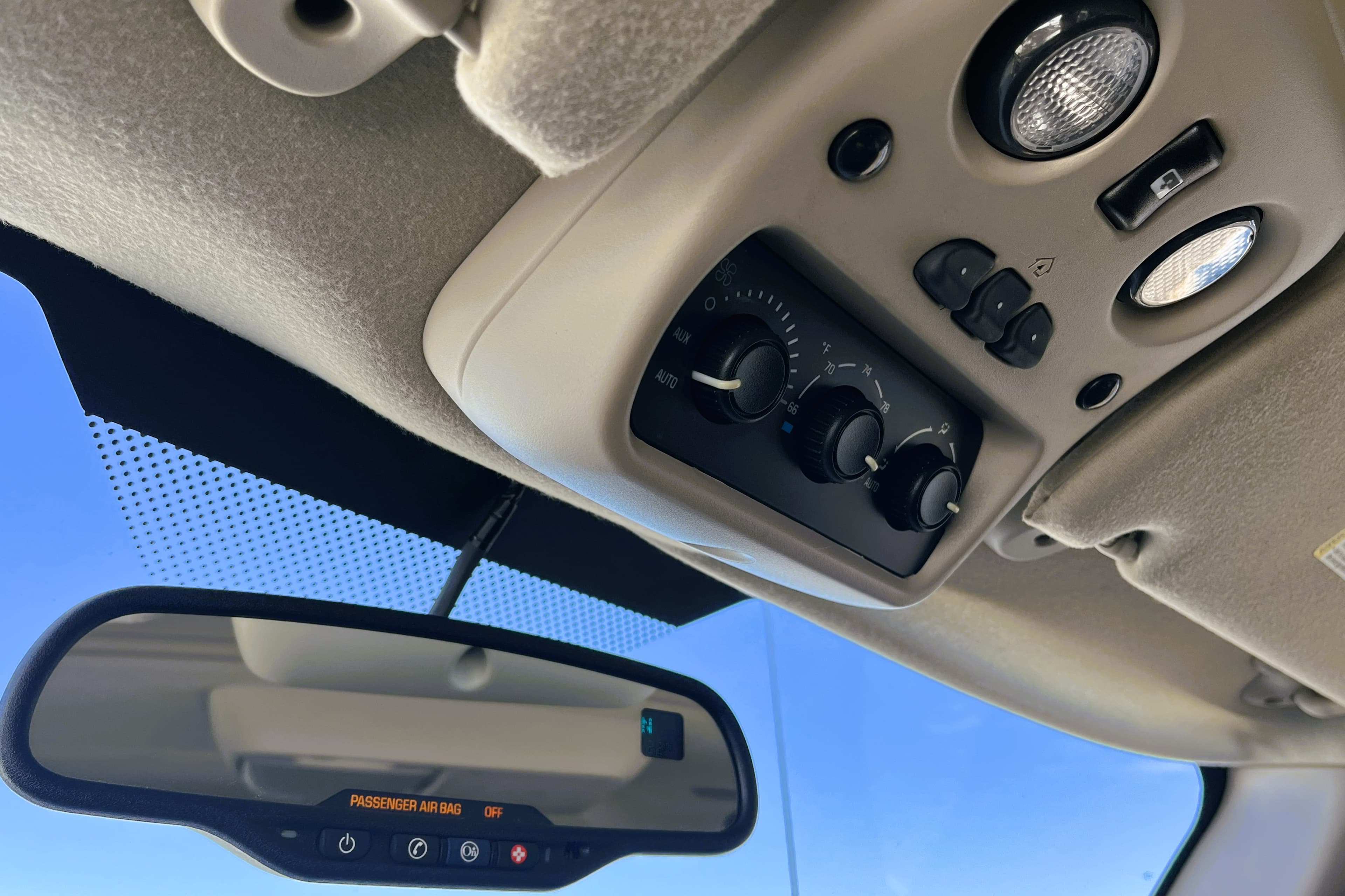 2006 GMC Yukon view 18