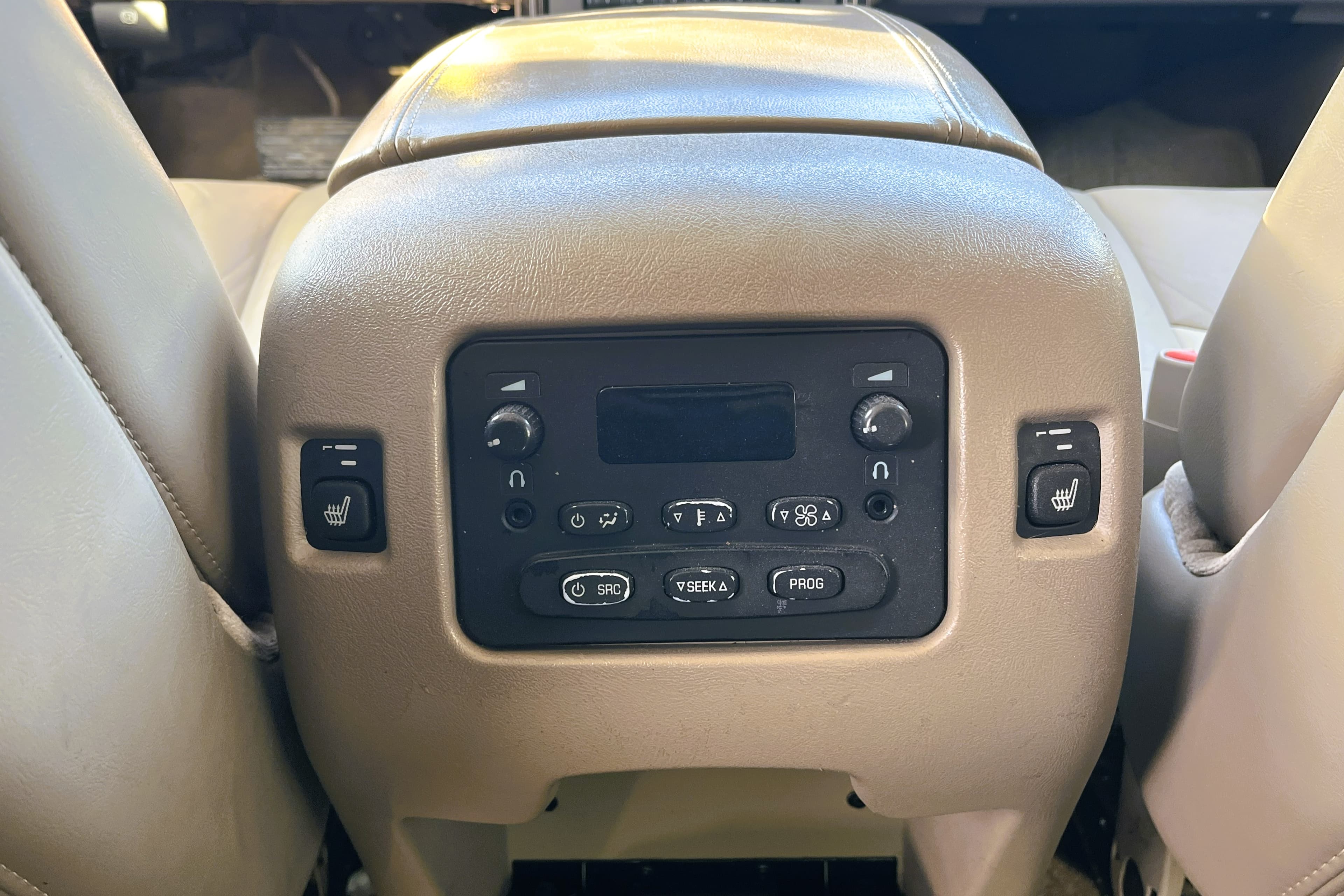 2006 GMC Yukon view 16