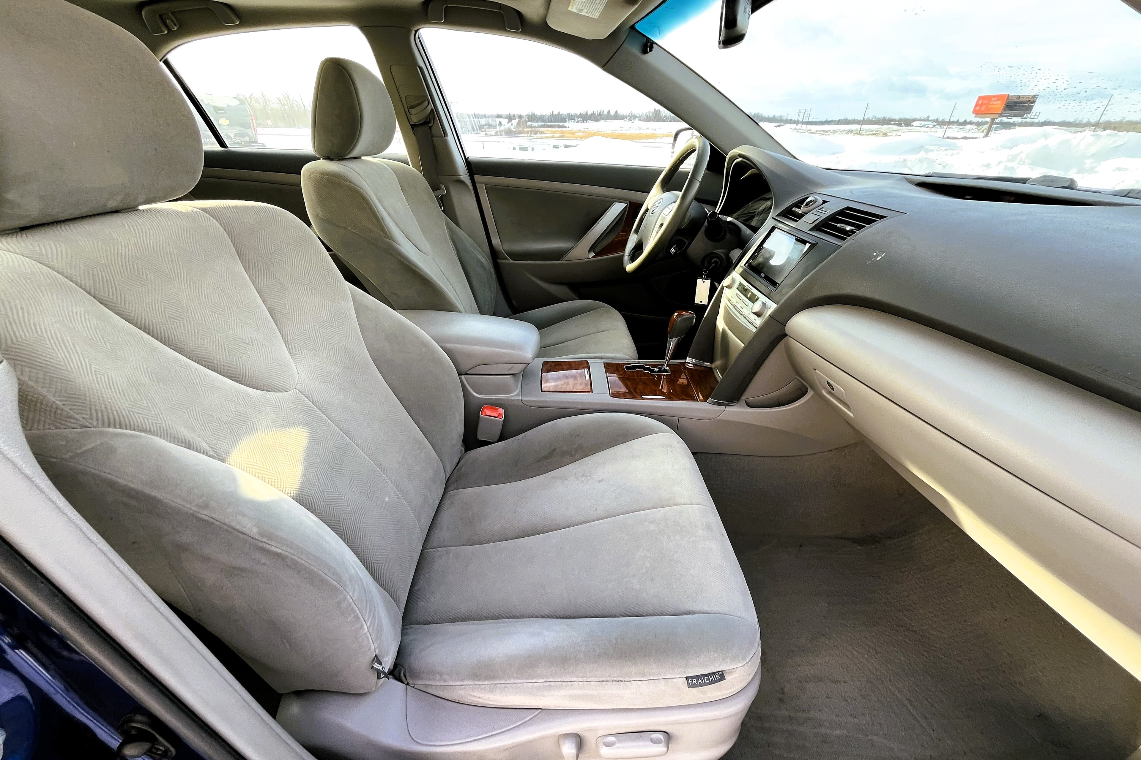 2009 Toyota Camry view 19