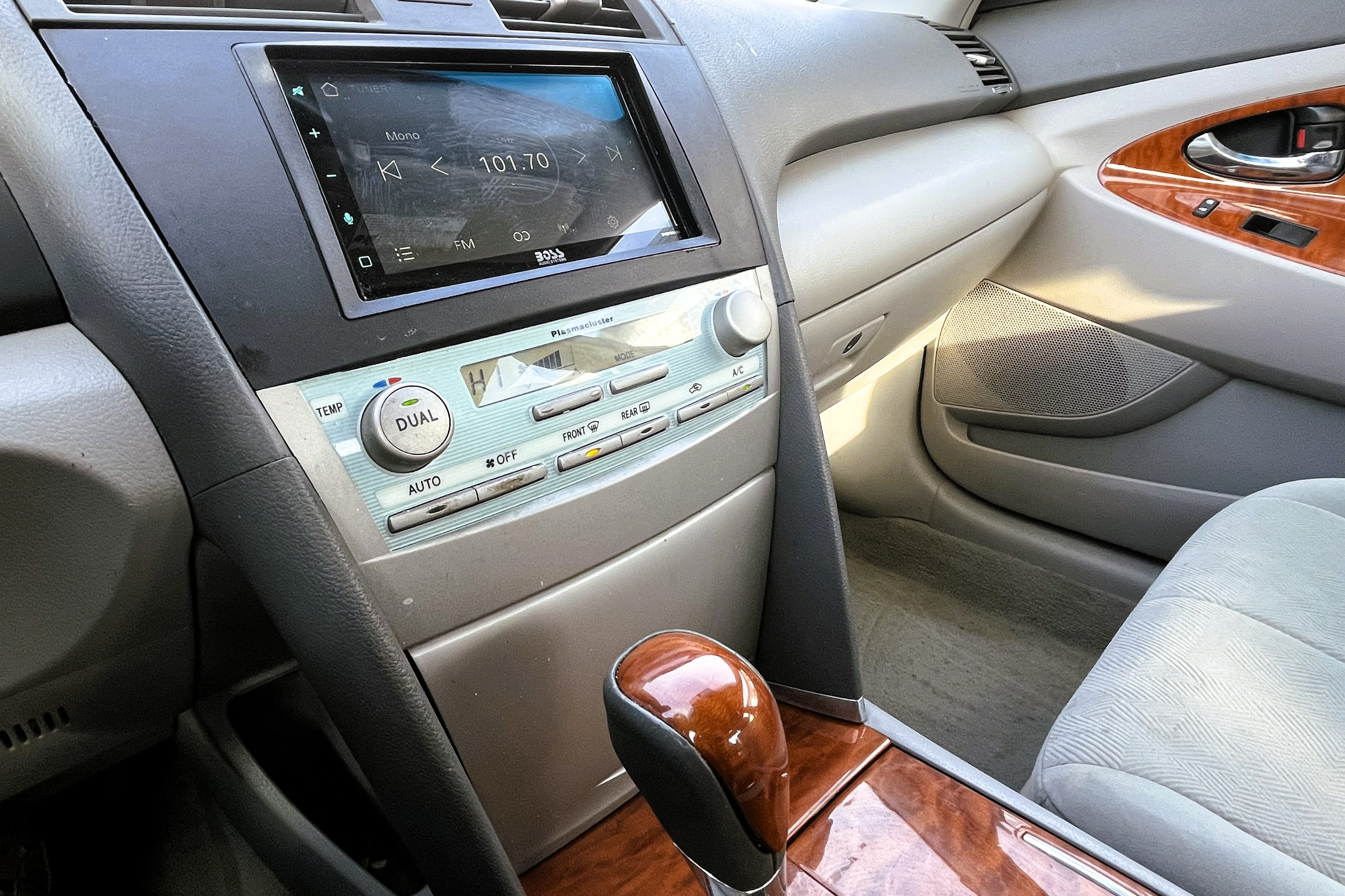 2009 Toyota Camry view 21