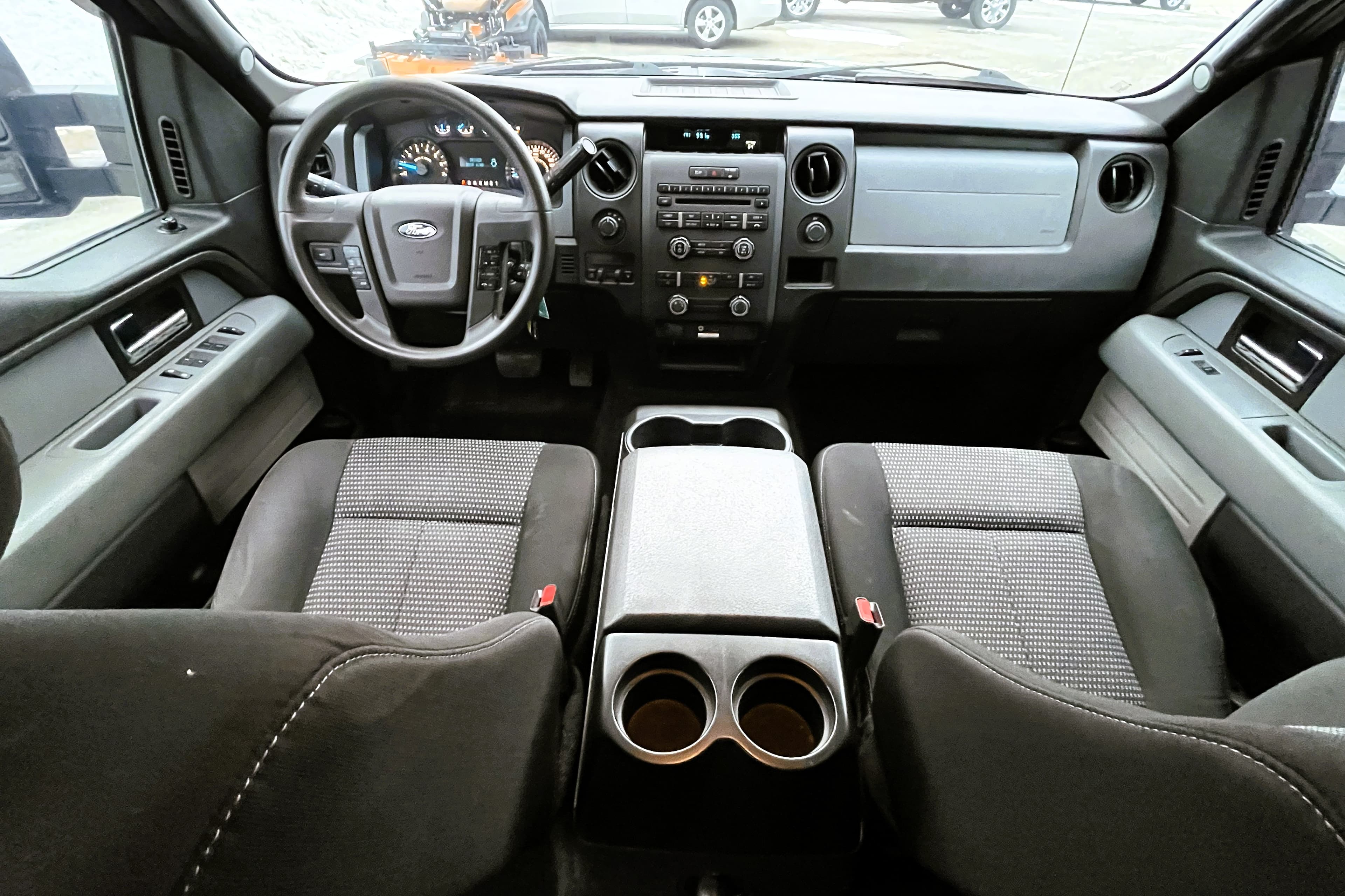 2011 Ford F150 view 14