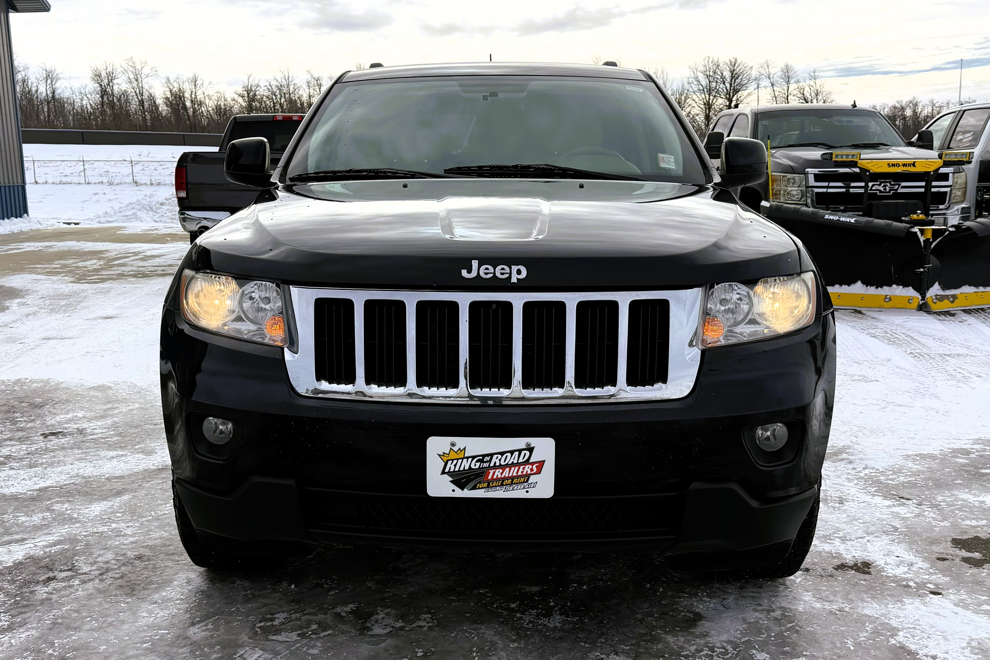 2011 Jeep Grand Cherokee view 3