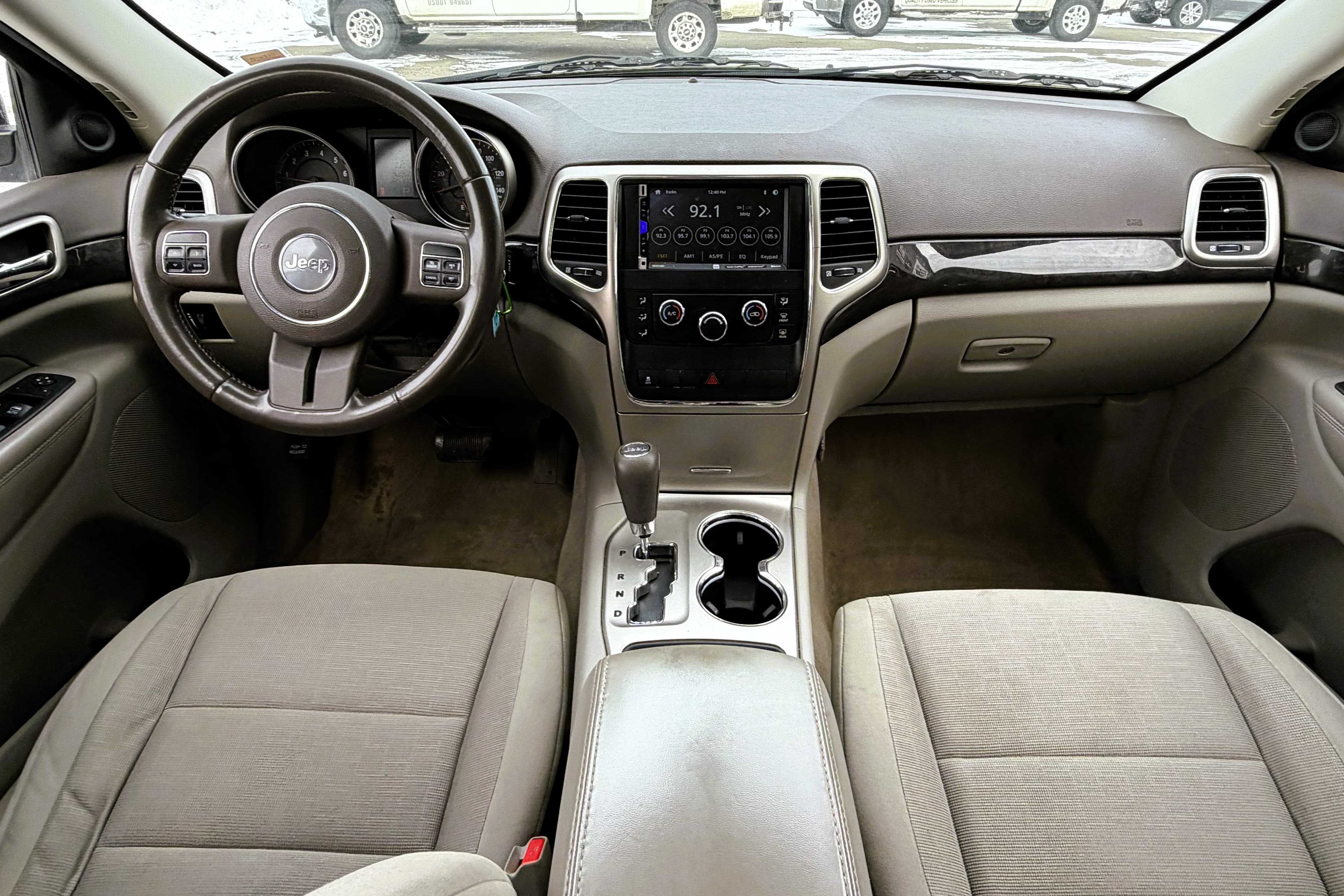 2011 Jeep Grand Cherokee view 12
