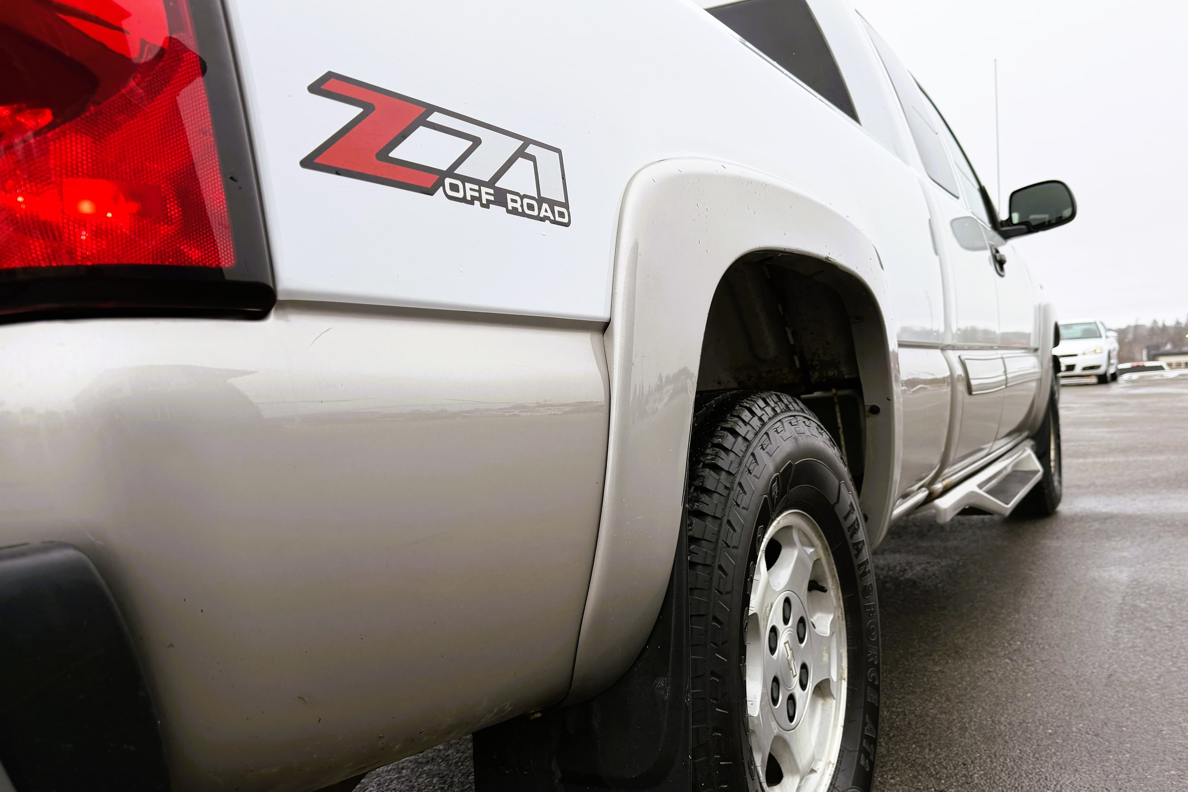 2004 Chevy Silverado 1500 view 8