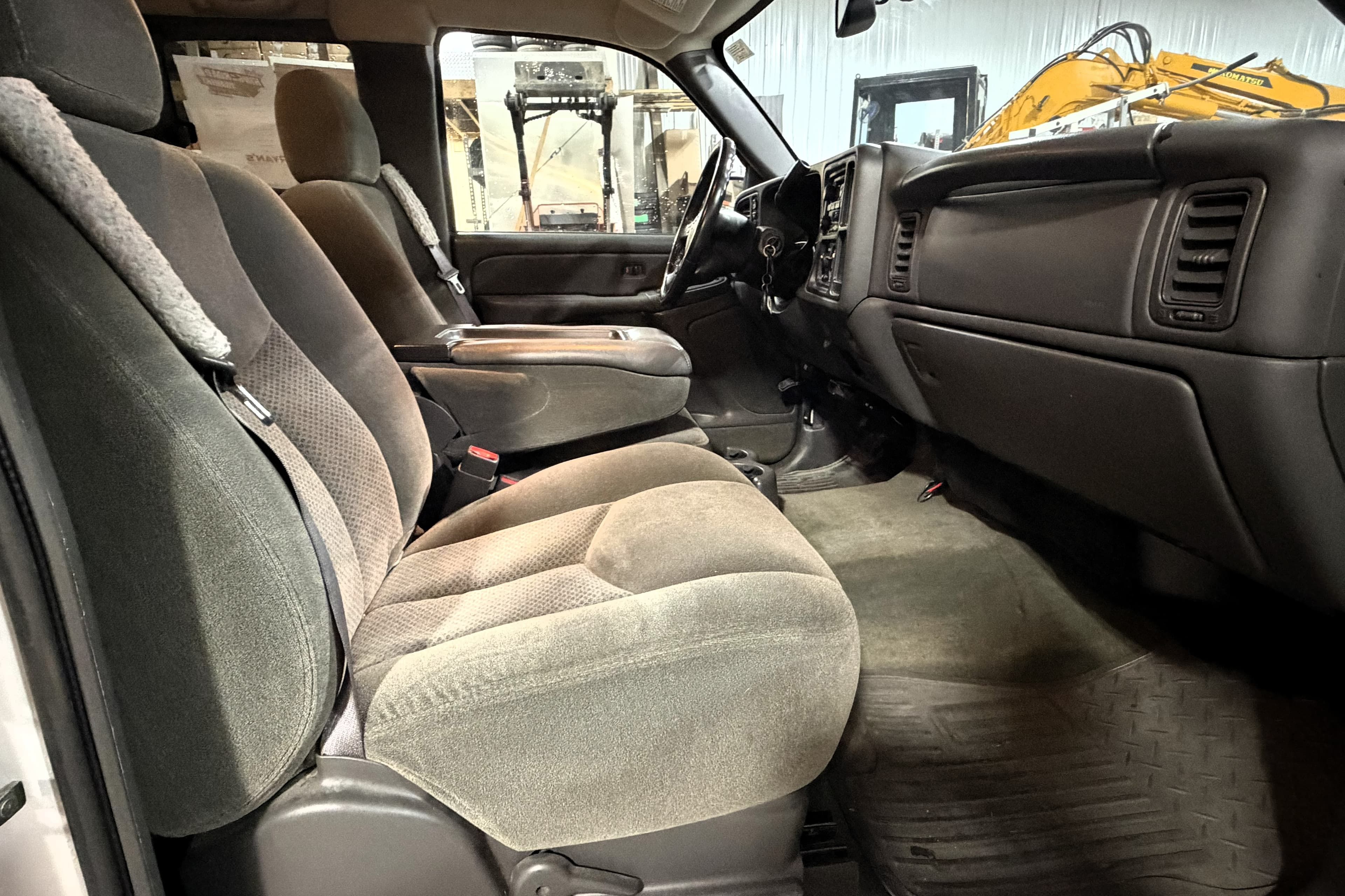 2004 Chevy Silverado 1500 view 14