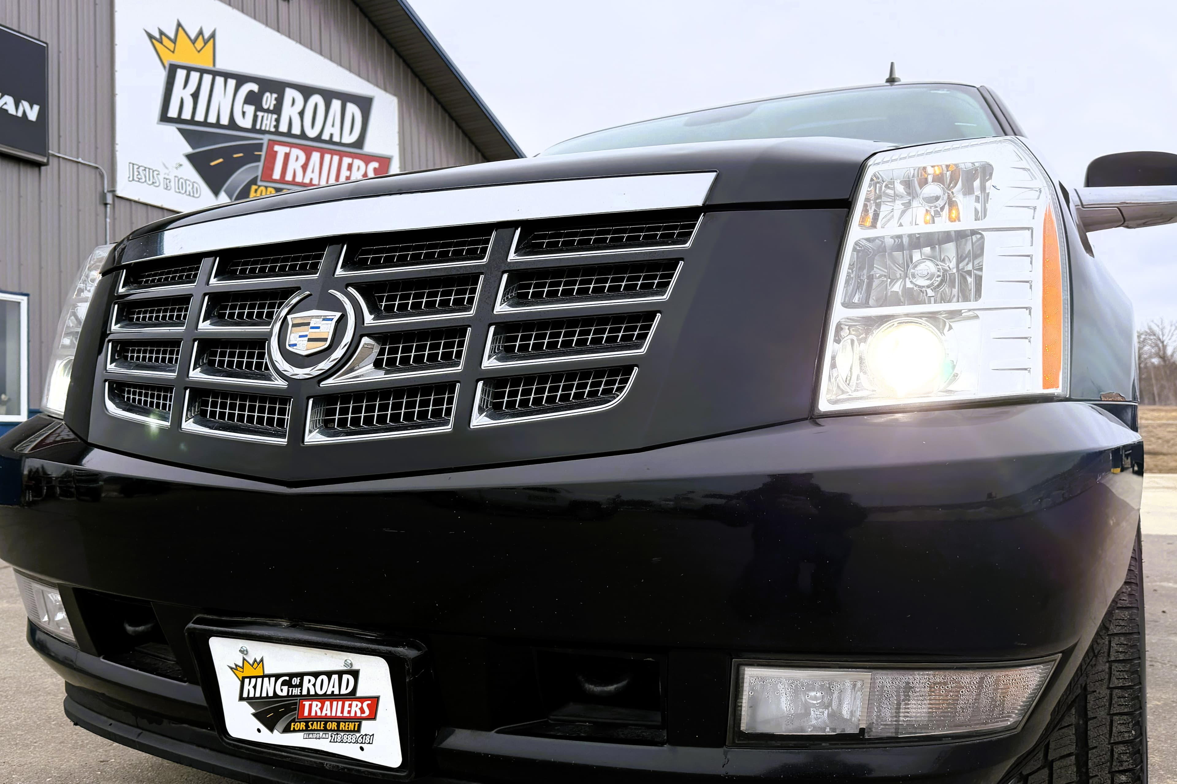 2011 Cadillac Escalade ESV view 10